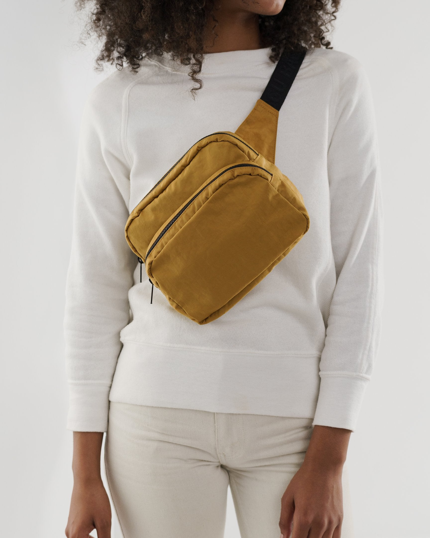 Baggu Fanny Pack in Camel Color - Stylish & Lightweight Waist Bag for Travel, Hiking, and Everyday Use