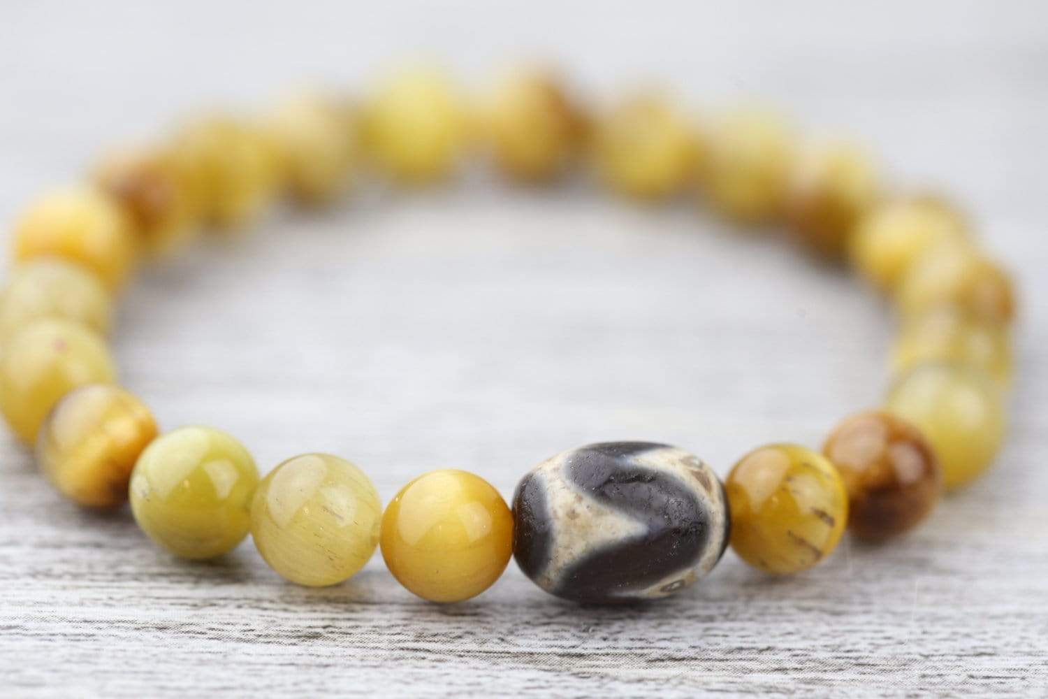 Golden Tiger Dzi Bead Wrist Mala Bracelet - Tibetan Buddhist Prayer Beads for Meditation, Yoga & Spiritual Protection