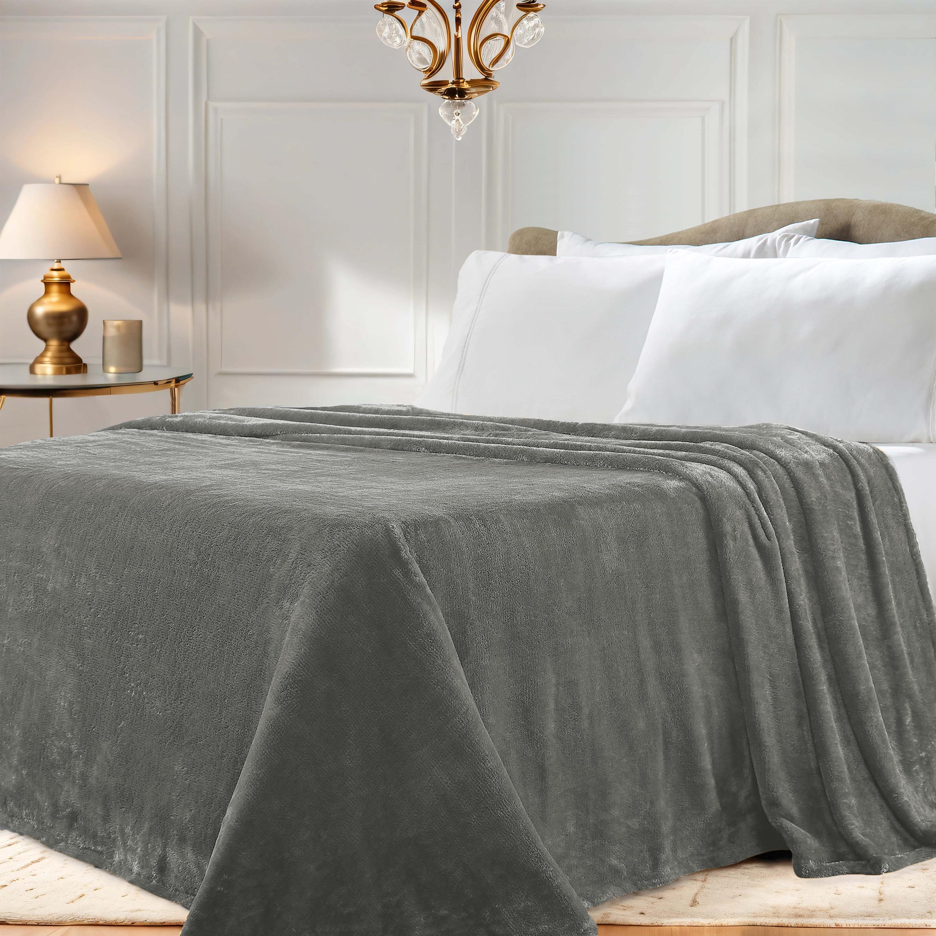 Classic Solid Fleece Plush Medium Weight Fluffy Soft Blanket - Cozy & Warm for Bed, Sofa, Travel & Gifts | Ultra-Soft Throw Blanket for All Seasons