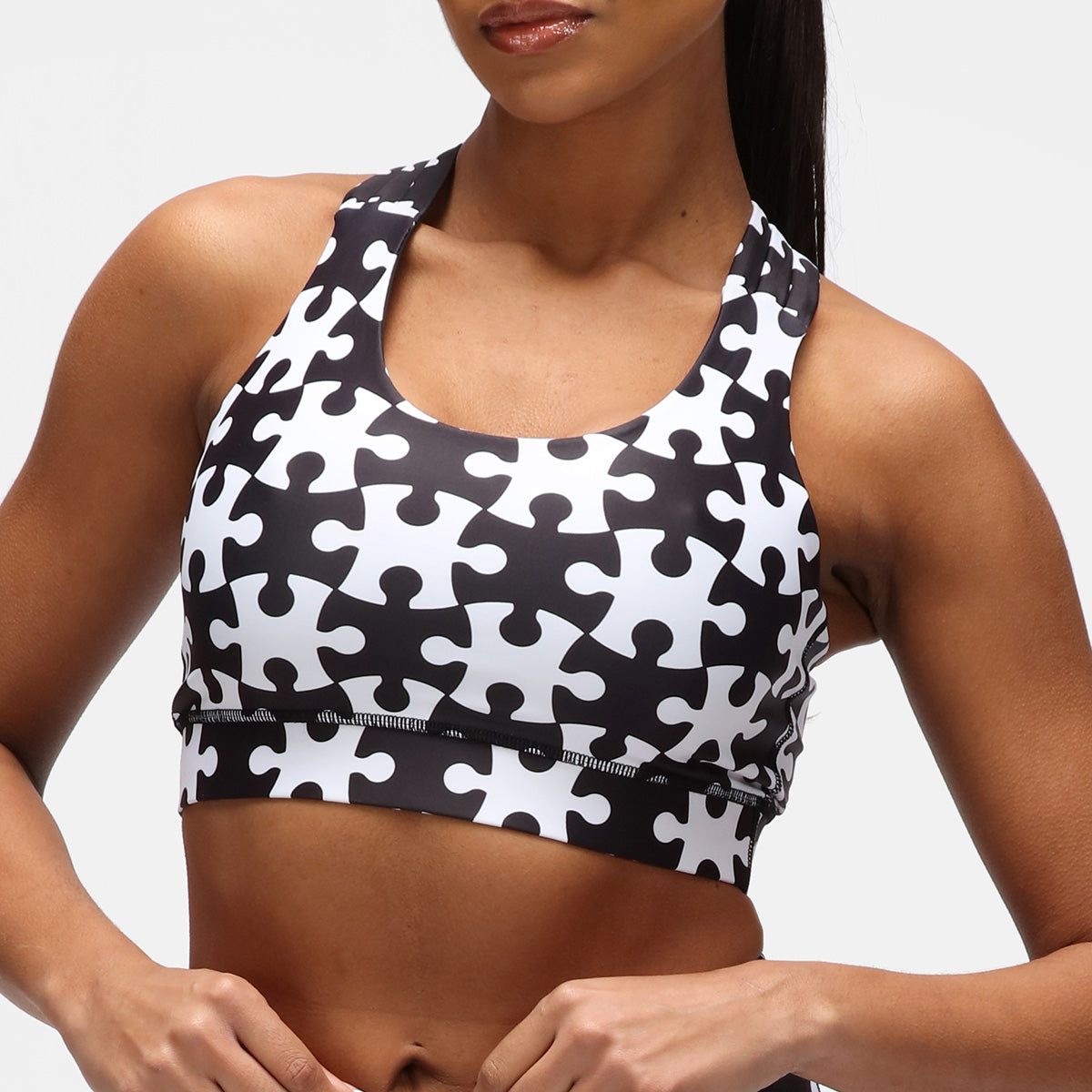Monochrome Jigsaw Cross Back Bra - Women's Seamless Sports Bra for Yoga, Gym & Workout - Comfortable & Supportive Activewear Top