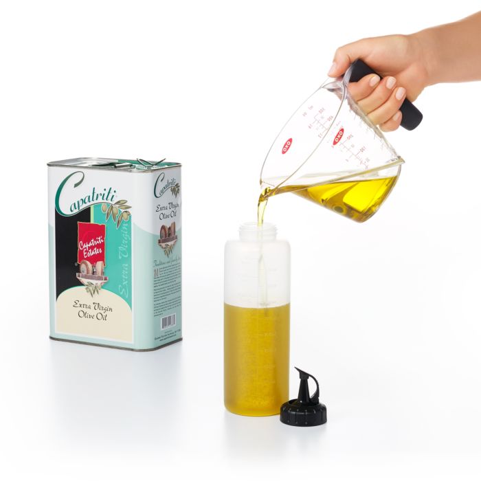 Premium Chef's Squeeze Bottle - 16oz Leak-Proof Condiment Dispenser for Sauces, Dressings & Oils - Perfect for Kitchen, BBQ, Baking & Restaurant Use