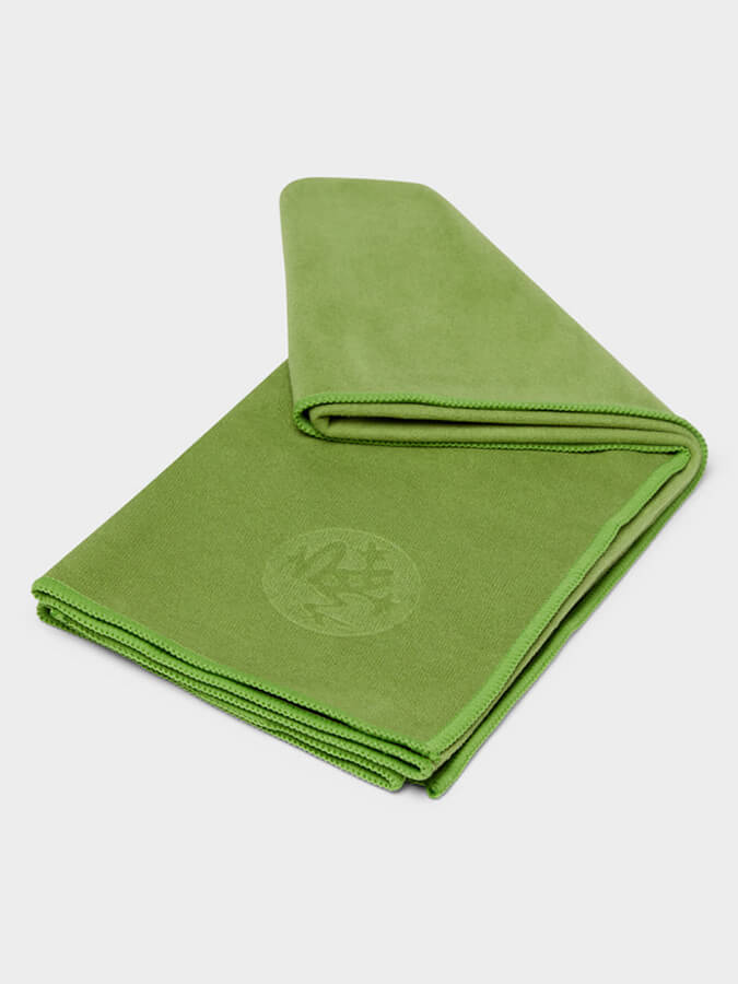 Manduka eQua Yoga Hand Towel - Premium Microfiber for Hot Yoga, Pilates & Gym - Quick-Dry & Non-Slip Grip - Ideal for Sweat Absorption & Workout Essentials