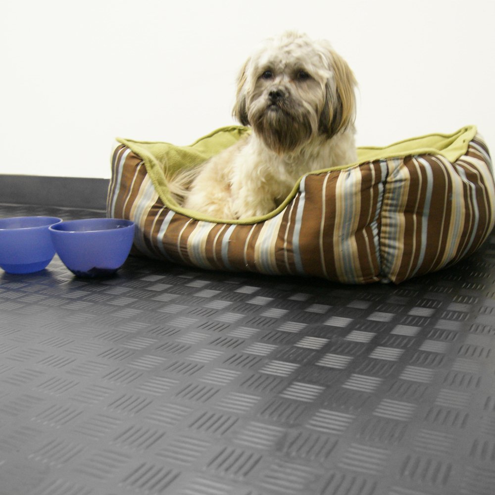 Rubber-Cal Diamond-Grip Anti-Slip Floor Mat for Kitchen, Garage & Workshop - Heavy Duty Rubber Flooring with Traction Safety Design