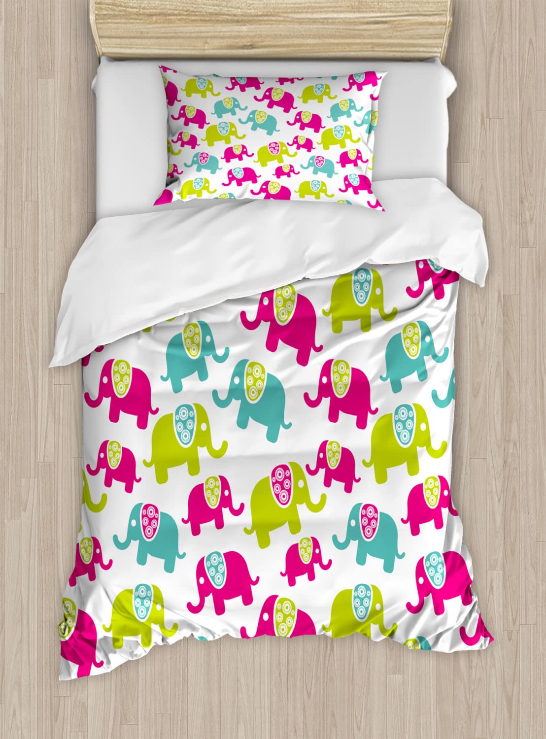 Ambesonne Animal Cartoon Duvet Cover Set - Queen Size 2-Pack with 2 Duvet Covers & 4 Pillowcases, Joyous Friendly Pattern in Green Blue Pink - Perfect for Kids' Bedrooms, Guest Rooms & Themed Decor