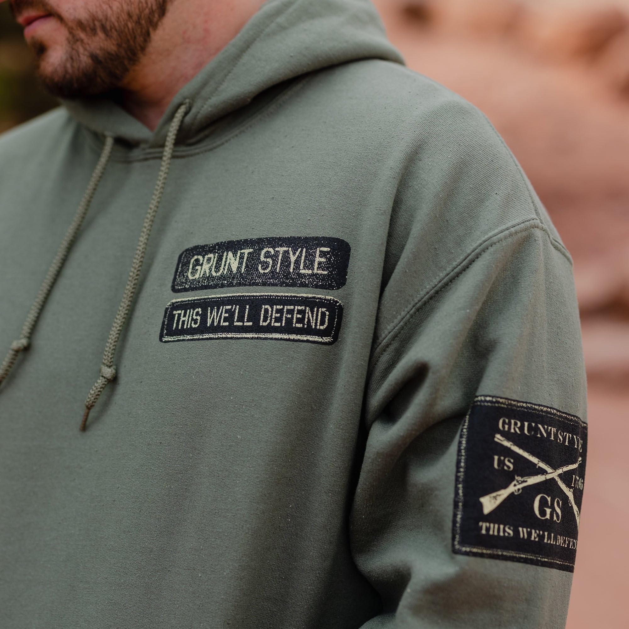 Grunt Style Name Tape Men's Pullover Hoodie - Military Inspired Casual Sweatshirt for Outdoor & Everyday Wear