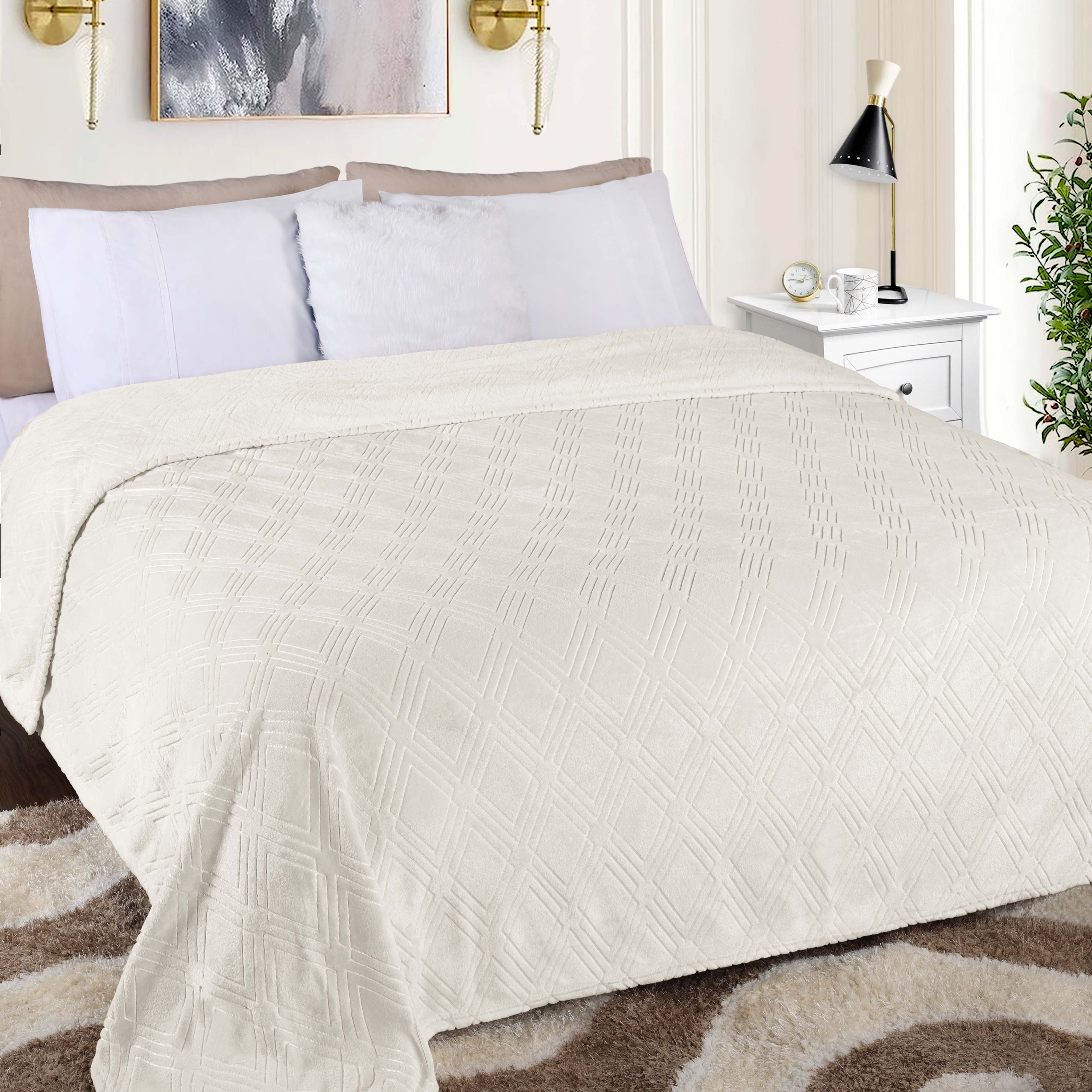 Premium Alaska Diamond Plush Fleece Blanket - Ultra Soft & Cozy Throw for Bed, Sofa, and Travel - Warm Winter Blanket for Home, Office, and Camping
