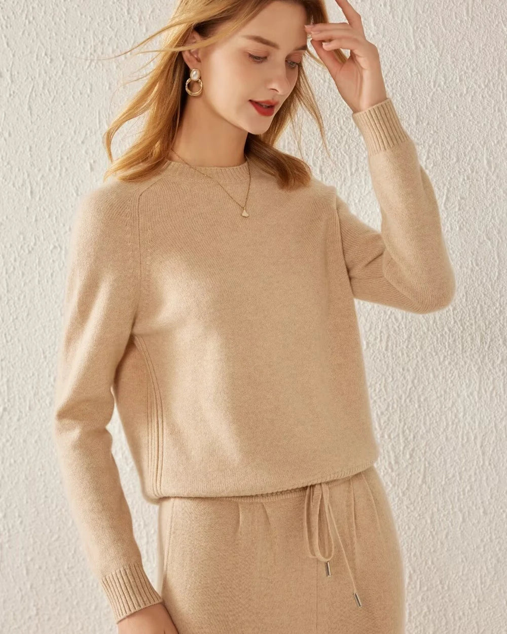 Premium Classic Crew Neck Cashmere Sweater for Women & Men | Soft Luxury Winter Knitwear | Perfect for Office, Date Night & Holiday Gatherings