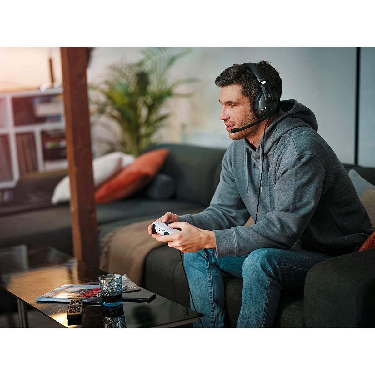 EPOS H3 Wired Closed-Back Gaming Headset - Noise Isolating, Comfortable Ear Cushions, Flip-to-Mute Mic - Onyx Black - Perfect for PC, PS5, Xbox & Esports Tournaments