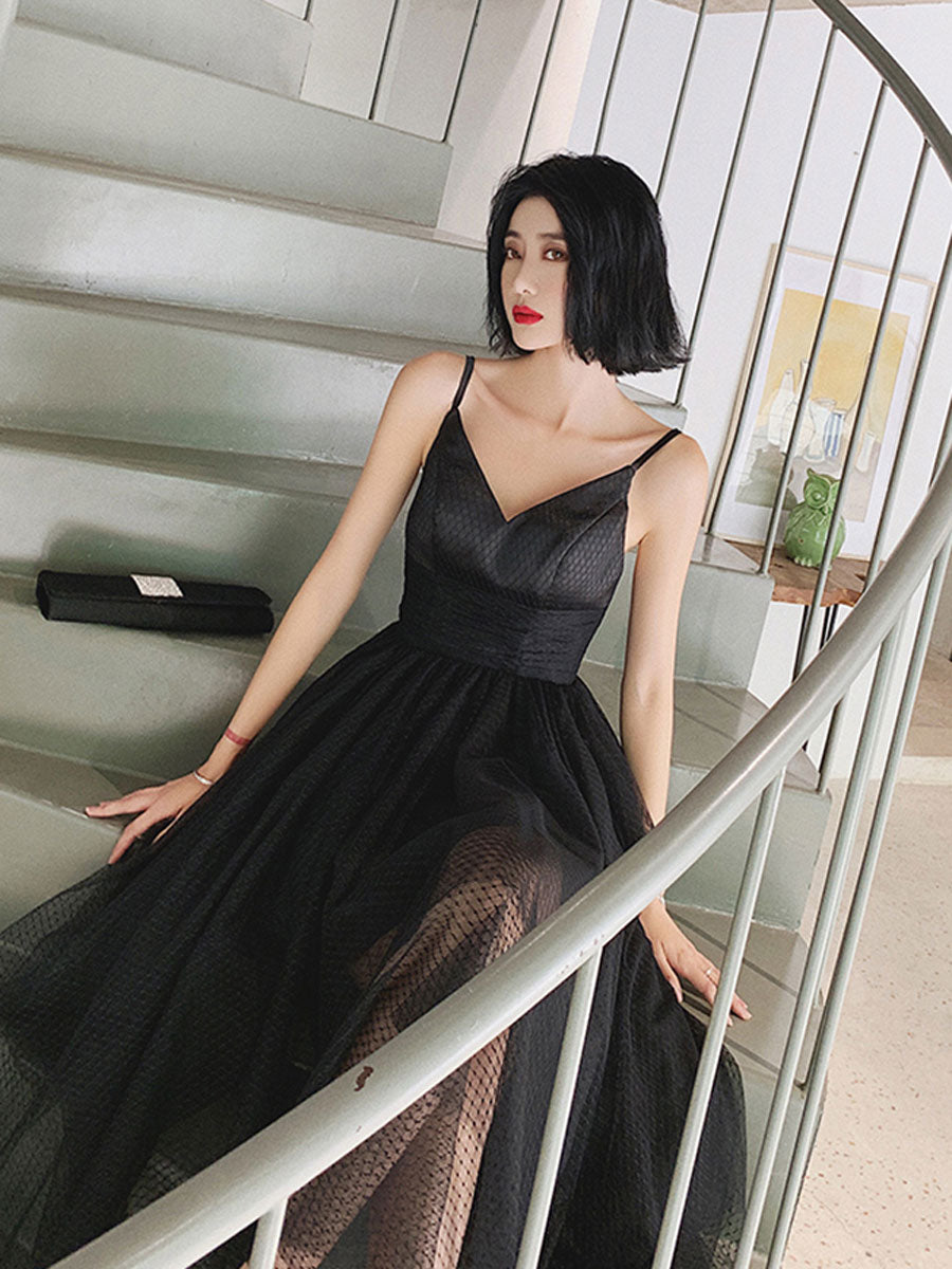 Elegant Black V-Neck Tulle Short Prom Dress with Puffy Sleeves - Perfect for Homecoming, Party, and Special Occasions