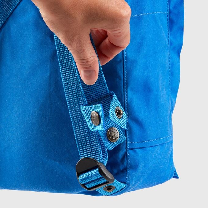 Fjallraven Kanken Mini Backpack - Lightweight Waterproof Daypack for Women & Men, Terracotta Brown & Ultramarine Blue - Perfect for School, Travel, Hiking and Everyday Use