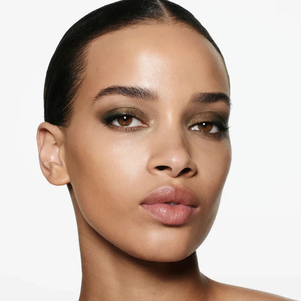 Victoria Beckham Beauty Eye Wardrobe - Luxury Eyeshadow Palette for Smoky & Natural Looks | Perfect for Day to Night Makeup & Special Occasions