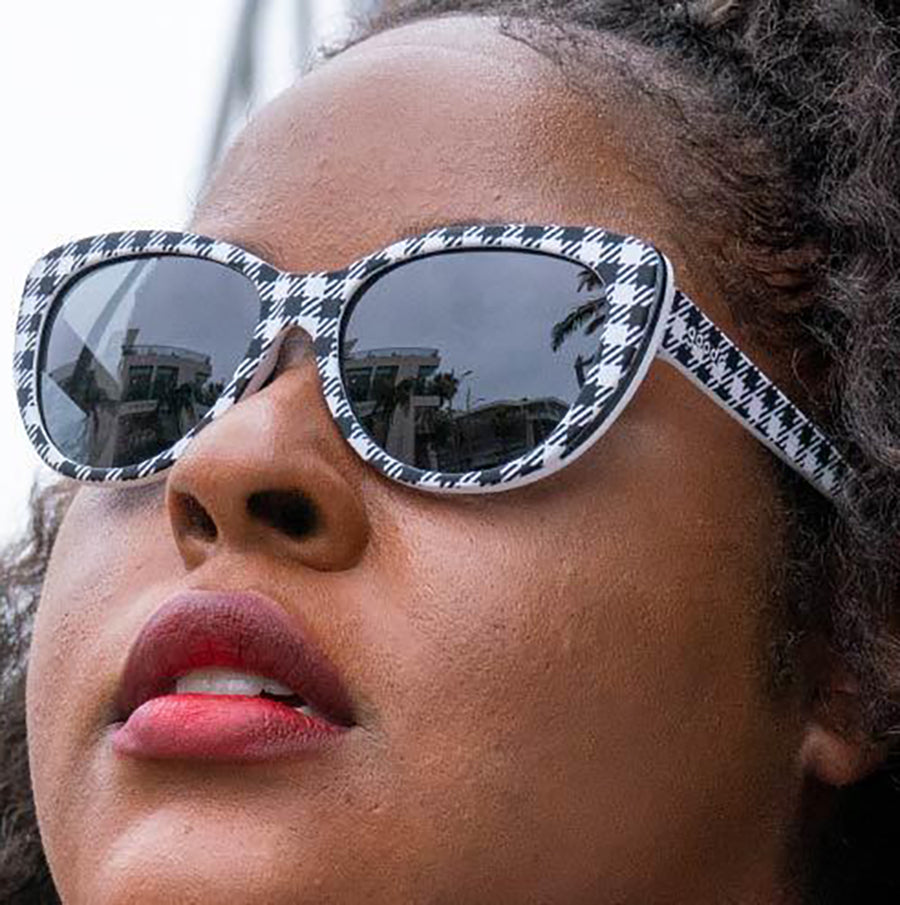 Trendy Gingham Print Fashion Outfits & Accessories for Women | Stylish Summer & Spring Wardrobe Essentials | Perfect for Casual Wear, Beach Trips, and Picnics