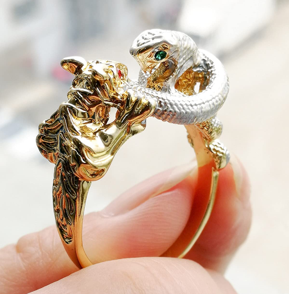 Men's Roaring Tiger Snake Head Ring - Gothic Gold Cobra Ring with Red Eyes for Hip Hop Style | Perfect for Streetwear, Parties & Bold Fashion Statements