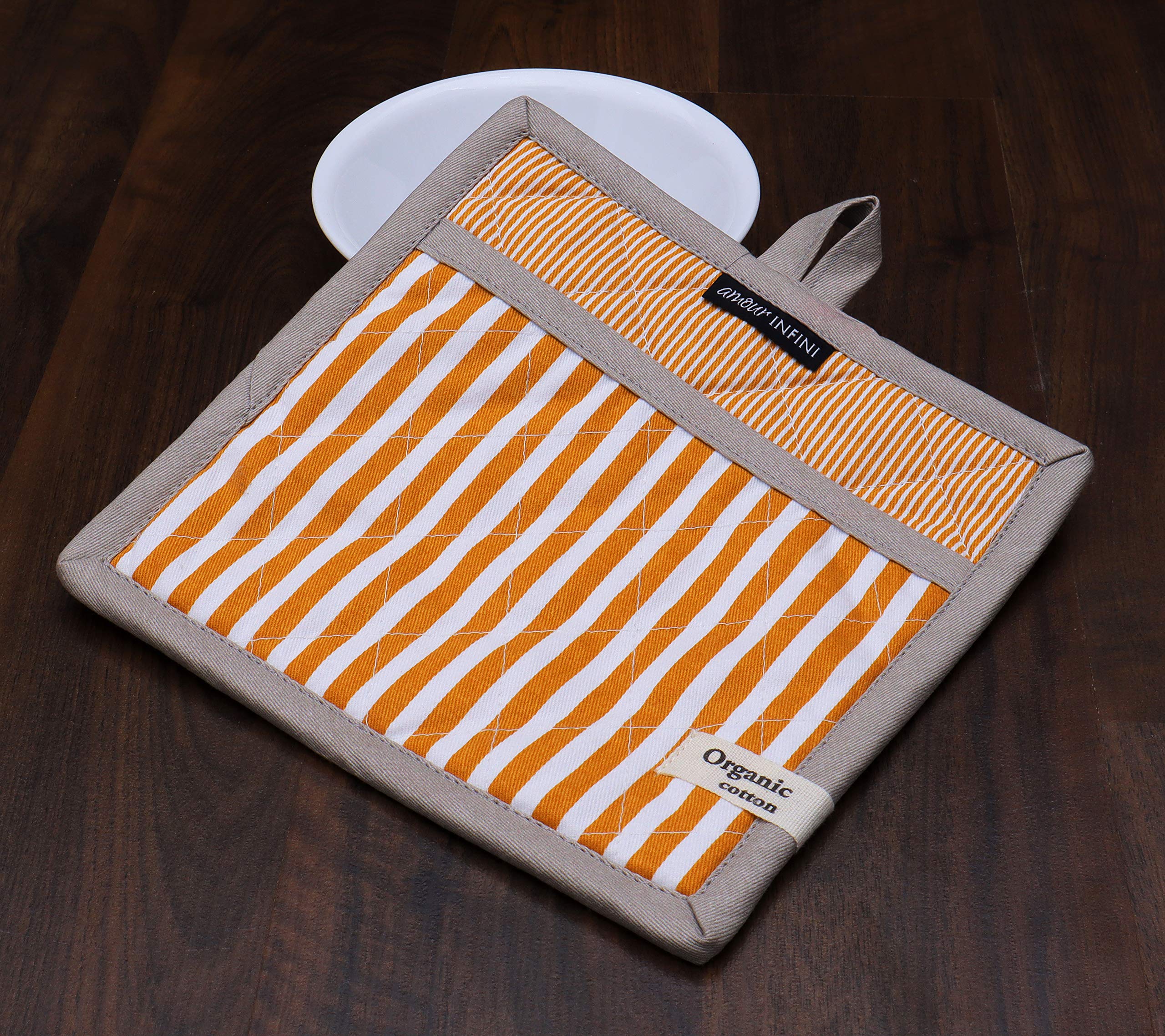 AMOUR INFINI Striped Heat Resistant Oven Mitts & Pot Holders Set - Non-Slip, Reusable Kitchen Accessories (1 Mitt + 1 Holder) - Perfect for Baking, Grilling & Cooking - Yellow