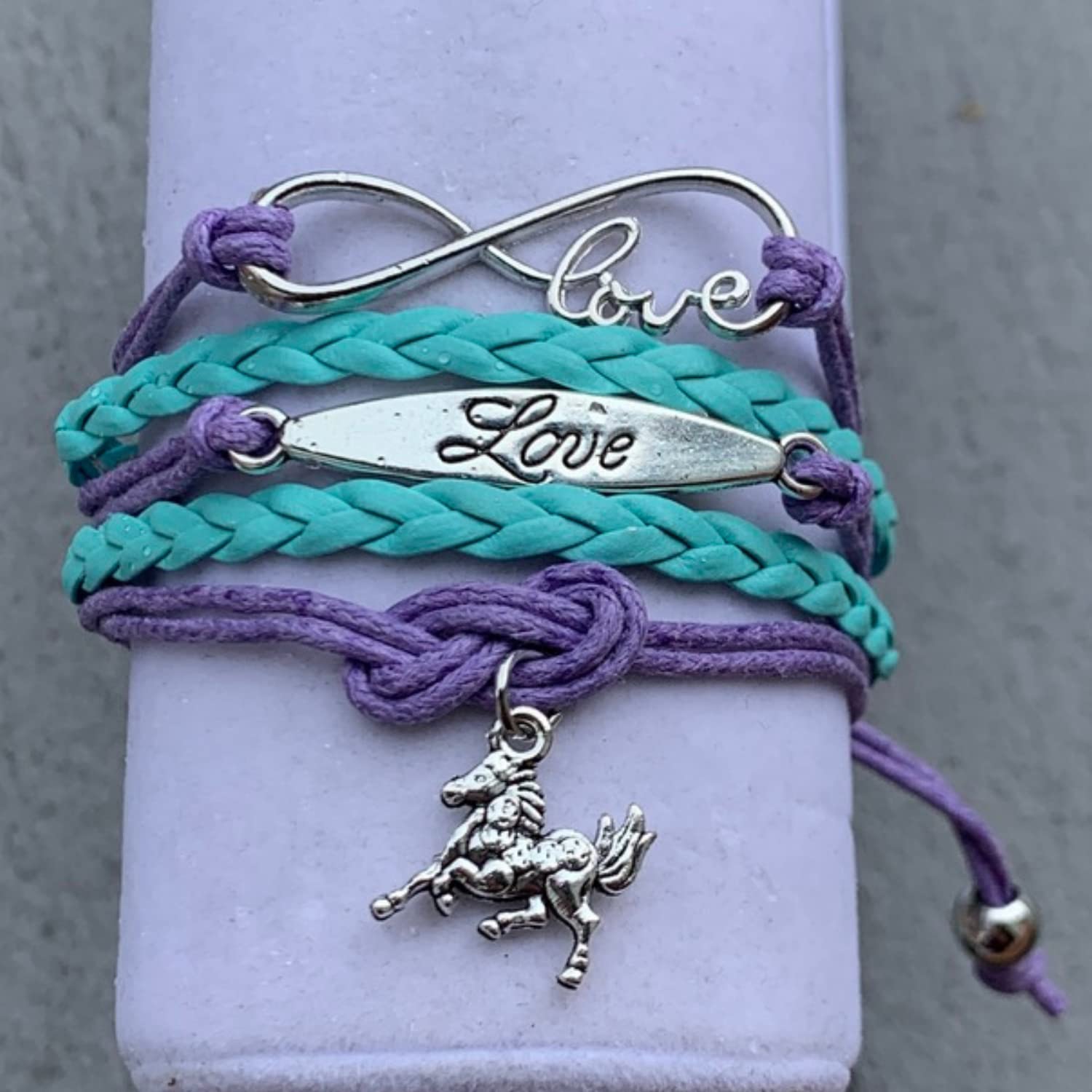 Elegant Horse Charm Bracelet for Women & Girls - Dainty Equestrian Jewelry Gift for Horse Lovers & Teens | Perfect for Riding Lessons, Barn Parties & Equestrian Events
