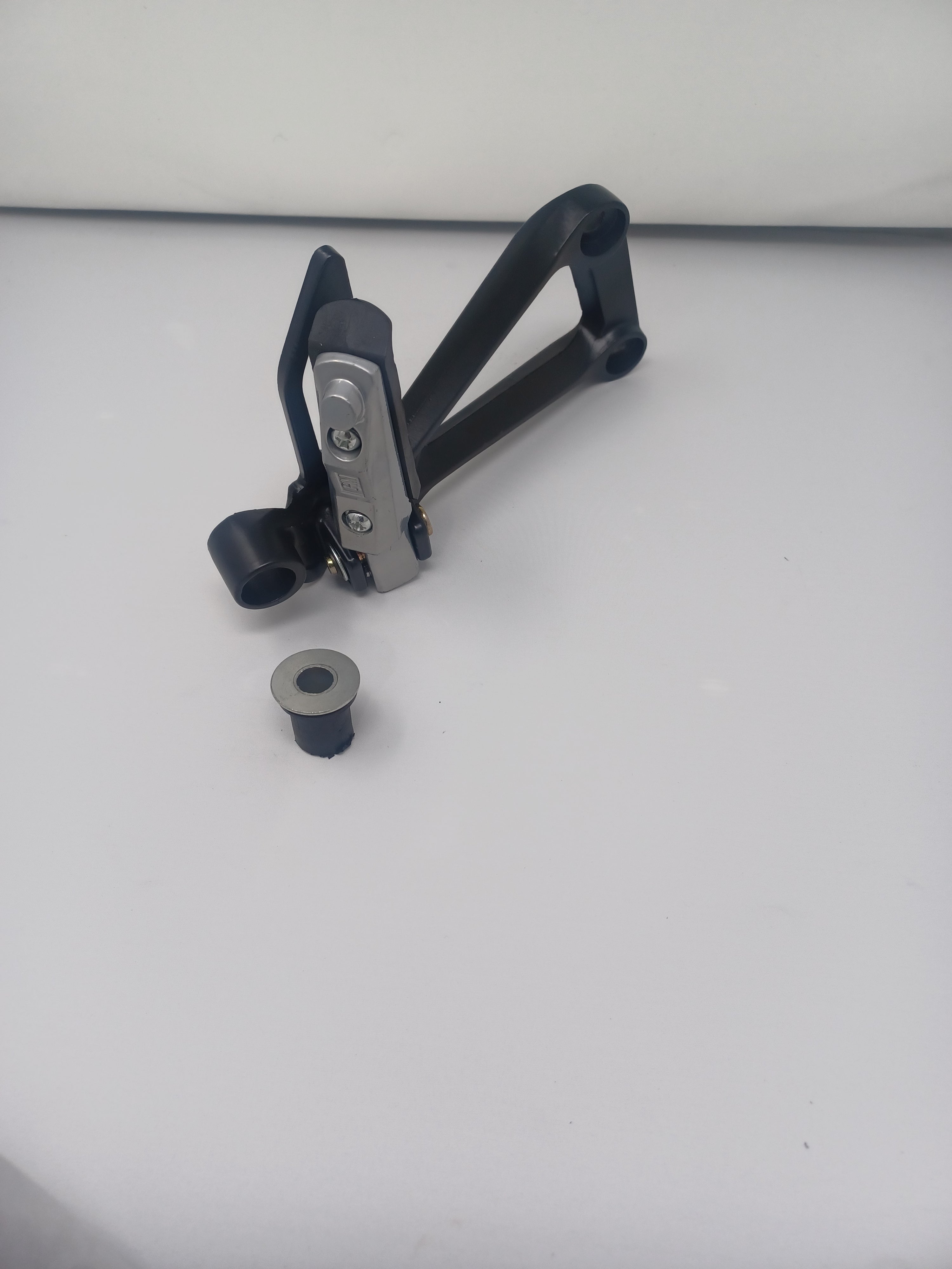 X22R 250cc Motorcycle Right Rear Footrest Peg - OEM Replacement Part 02050043 - Perfect for Off-Road & Street Bikes