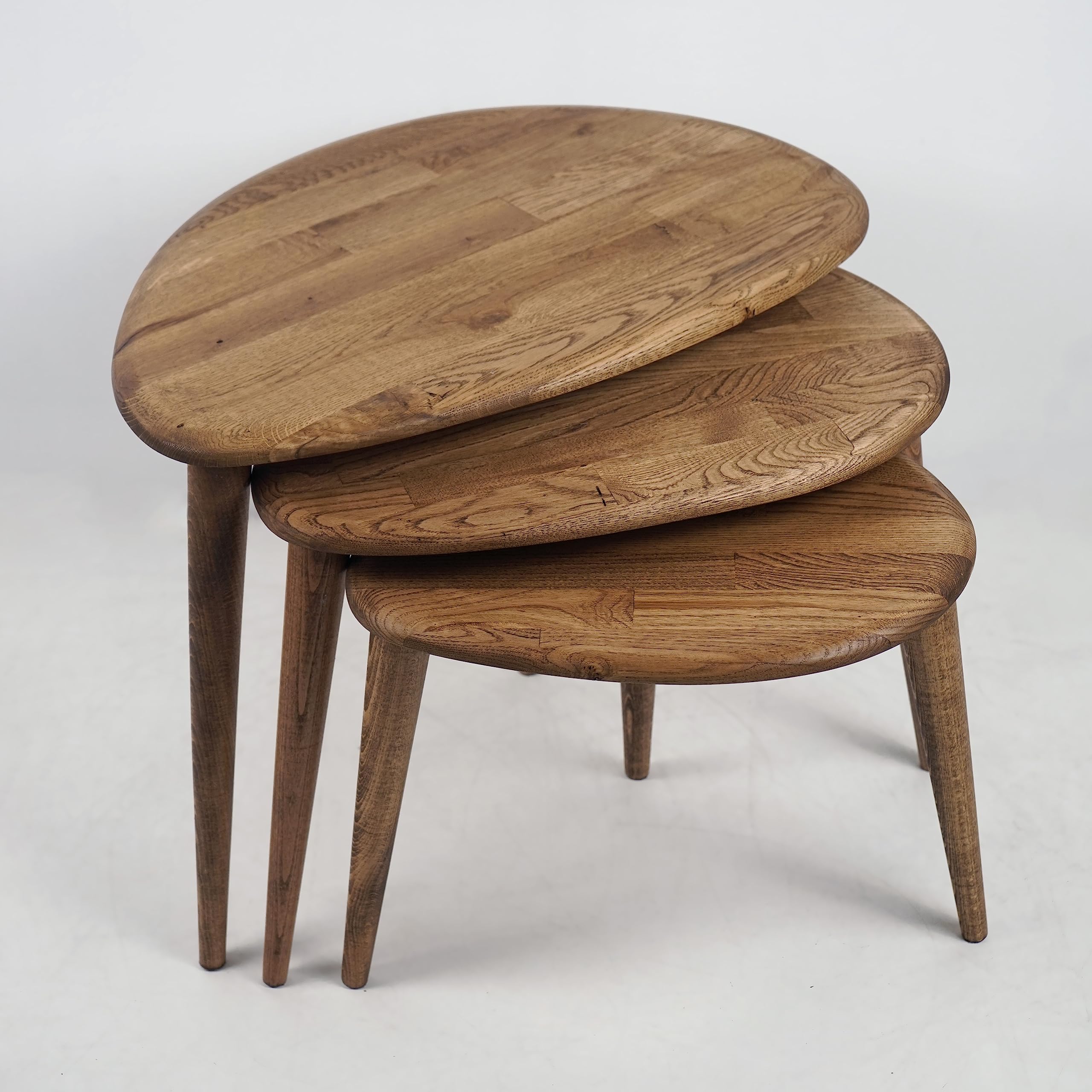 UPP Solid Wood Nesting Table Set of 3 - Mid Century Modern Chestnut Side Tables with Tapered Legs - Retro Style Home Furniture for Living Room, Bedroom & Office