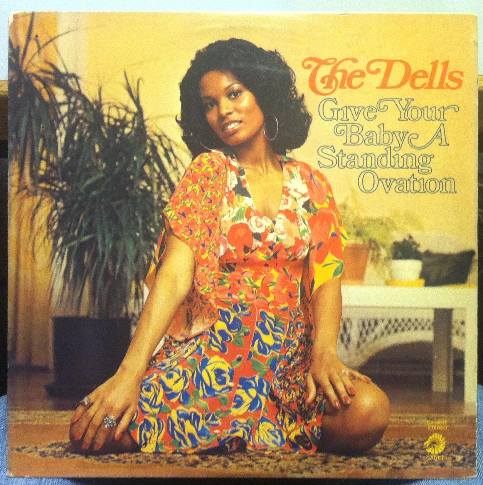 Vintage The Dells 'Give Your Baby A Standing Ovation' Vinyl Record - Classic Soul Music Collectible for Home Decor & Music Lovers - Perfect for Record Collections, Retro Parties & Gift Giving