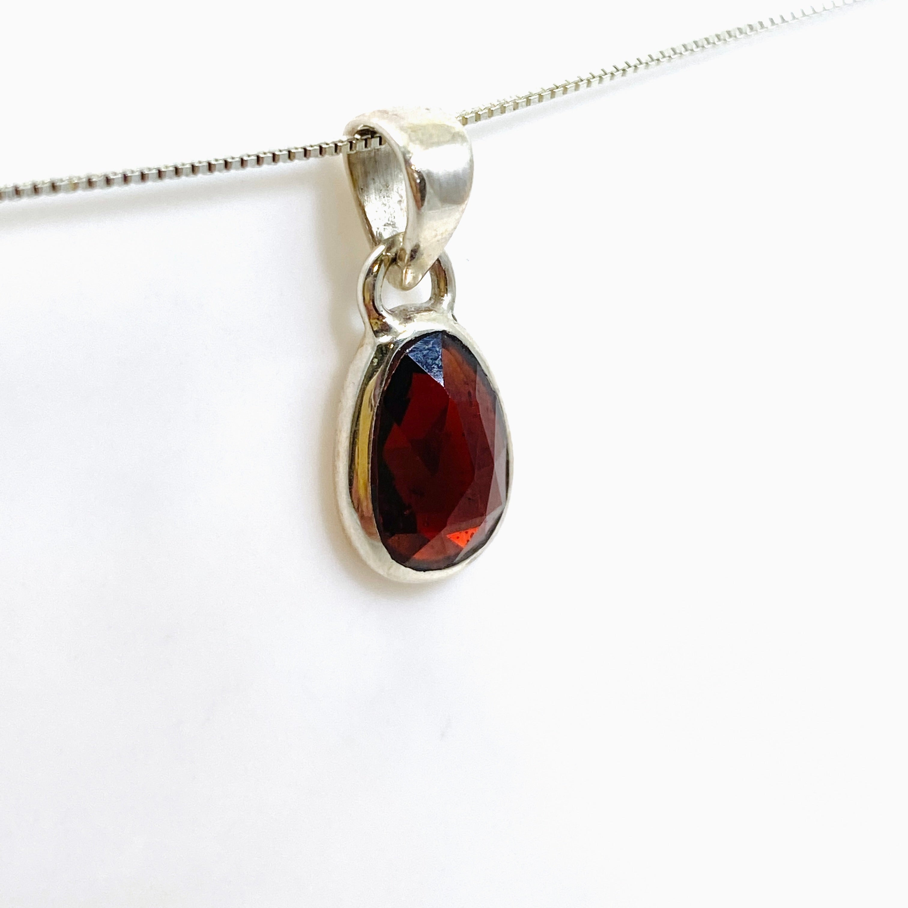 Garnet Teardrop Faceted Pendant Necklace PPGJ865 - Elegant Jewelry Gift for Women, Perfect for Valentine's Day, Anniversary & Special Occasions