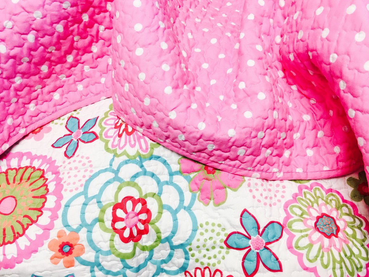 Hypoallergenic 3-Piece Floral Patchwork Quilt Set - Full/Queen Size Pink Bedding for Girls' Bedroom | Soft Comfortable Duvet Cover for Spring & Summer