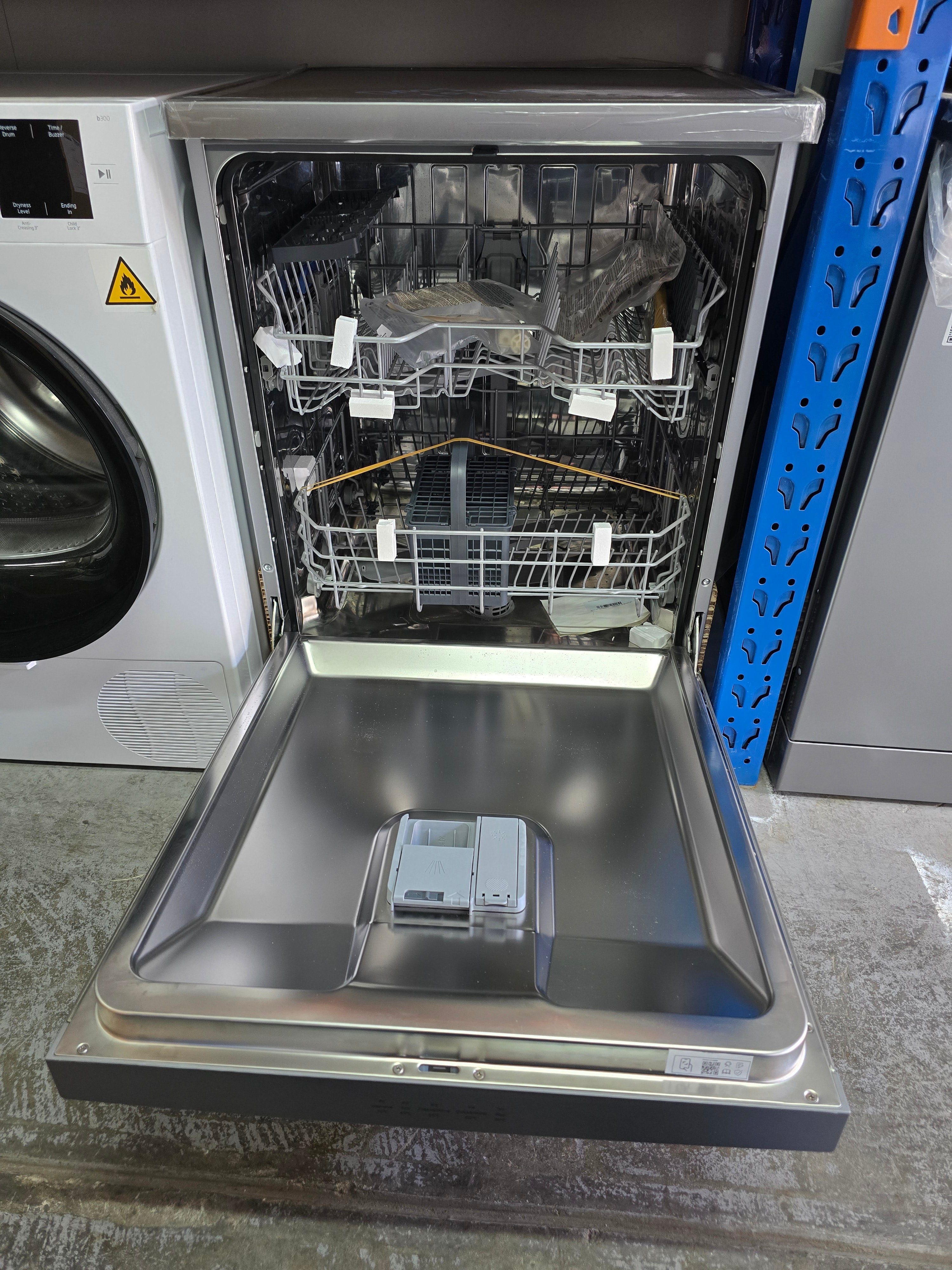 Beko BDFB1410X 14 Place Freestanding Dishwasher - Stainless Steel | European Made | Carton Damaged | Perfect for Kitchens, Apartments & Small Restaurants