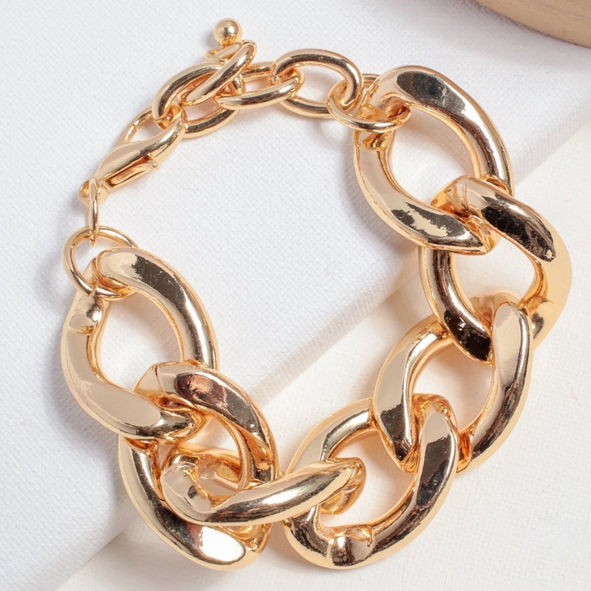 Chunky Chain Bracelet for Women - Trendy Thick Link Statement Jewelry - Perfect for Casual Outfits, Parties & Everyday Wear