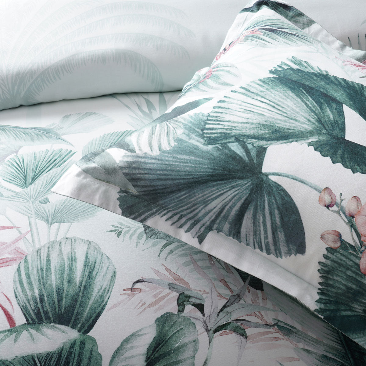 Bianca Abbey Green Cotton Sateen Tropical Floral Quilt Cover Set - Super King Size Bedding for Luxury Master Bedroom Decor