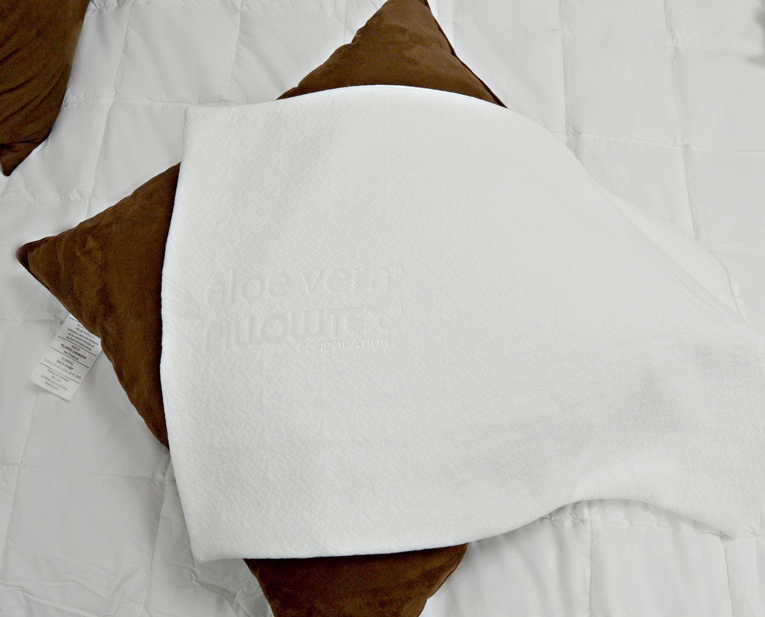 Pillowtex Aloe Vera Pillow Cover - Soft & Breathable Cooling Pillowcase for Side & Back Sleepers - Perfect for Hot Sleepers & Sensitive Skin