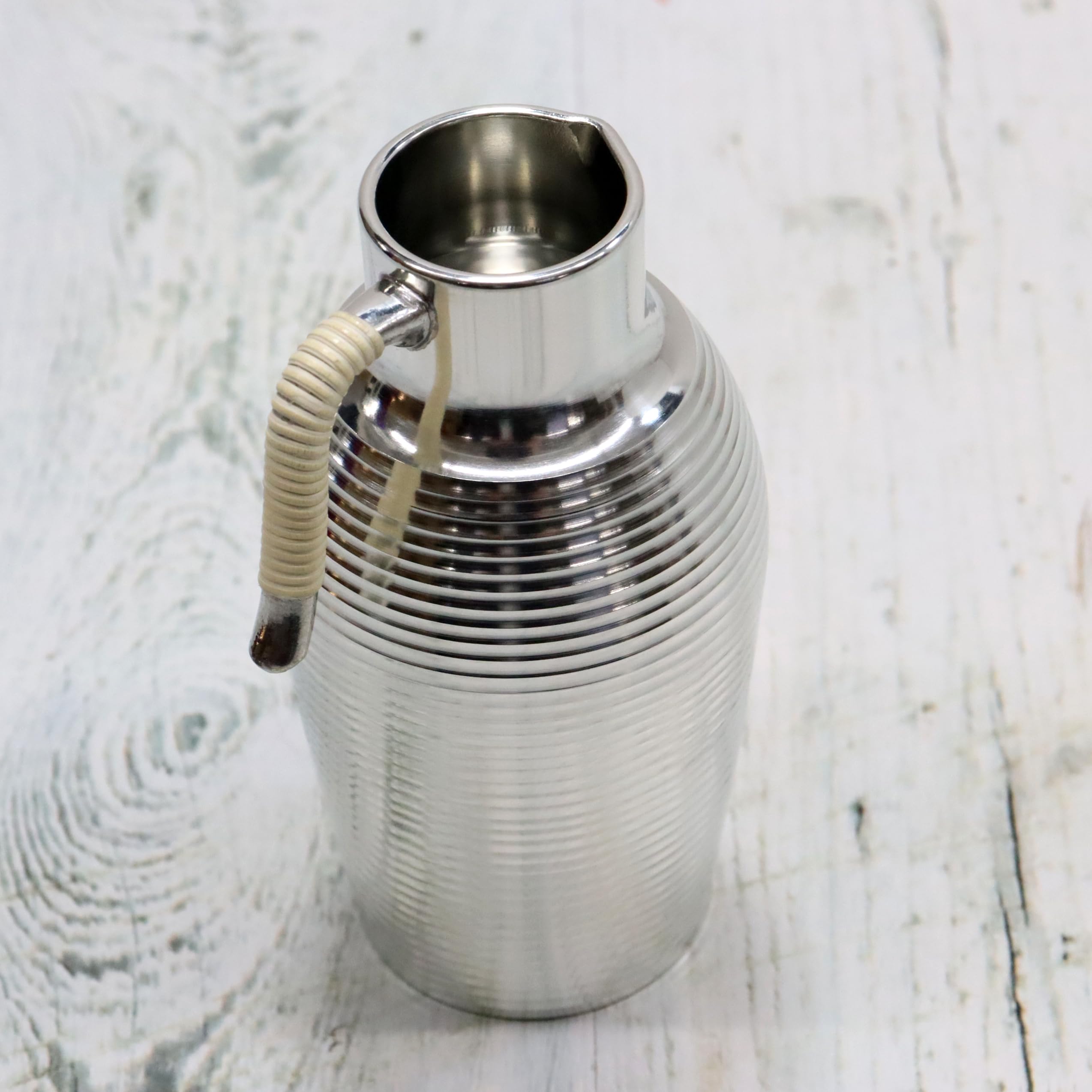 Premium Osaka Tin Ware (Suzuki) Traditional Japanese Round Shoulder Sake Bottle - Hot Sake Serving Set with Gift Wrapping - Perfect for Japanese Tea Ceremonies, Dinner Parties & Special Occasions