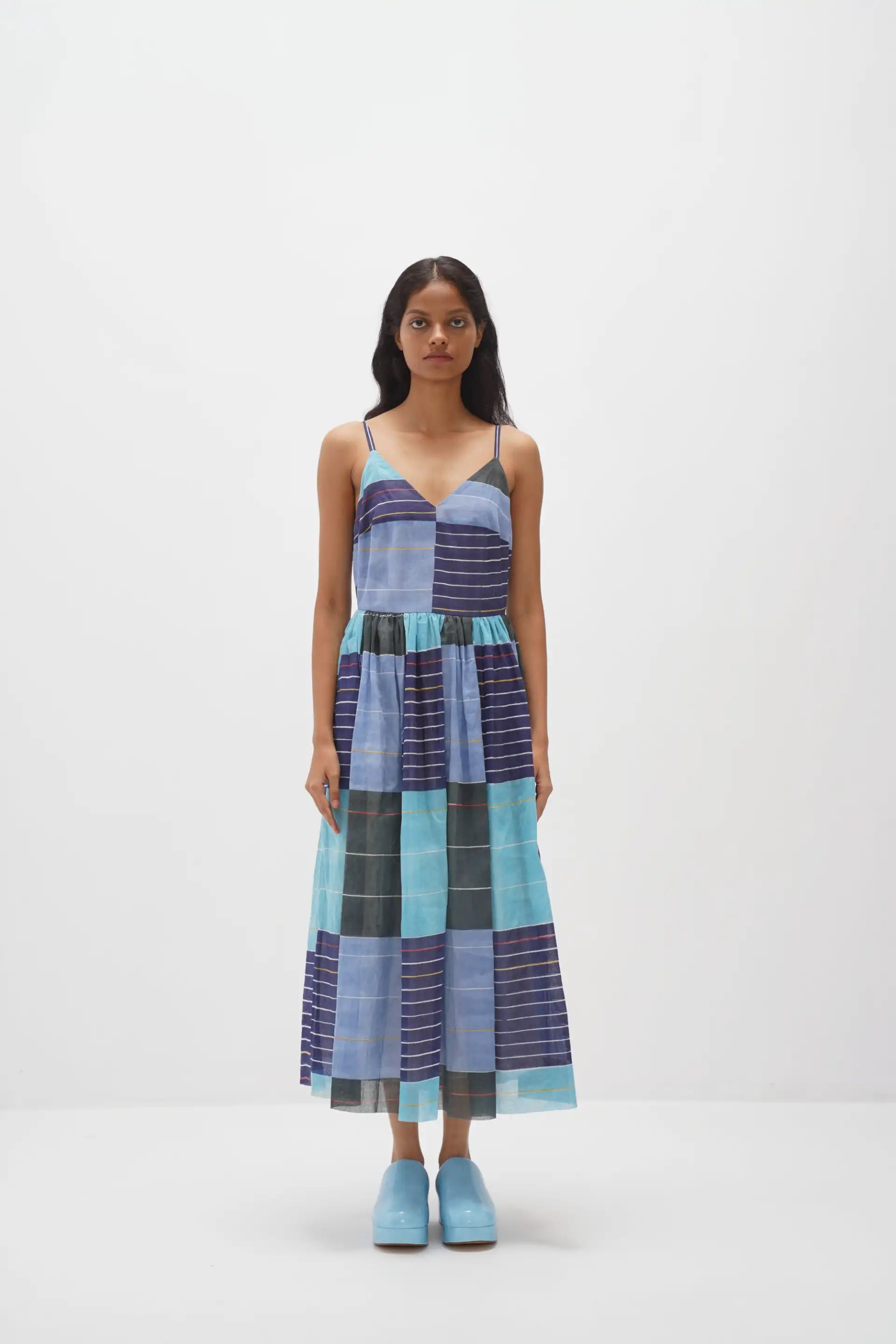 Elegant Caprice Dress for Women - Flowy Summer Maxi Dress with V-Neck & Long Sleeves | Perfect for Beach Vacations, Date Nights & Special Occasions