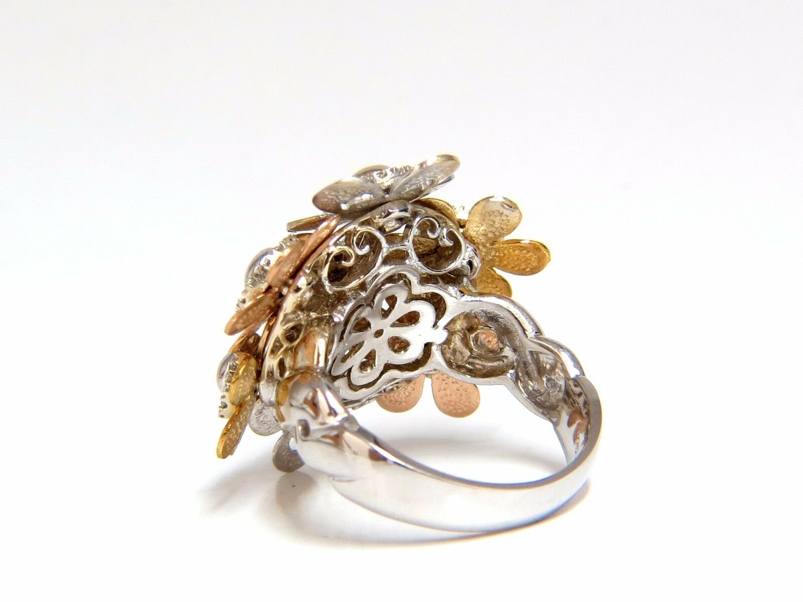0.86ct Floating Turning Flower Petals Ring in 18K Gold - Elegant Cocktail Jewelry for Women, Perfect for Weddings, Parties & Special Occasions