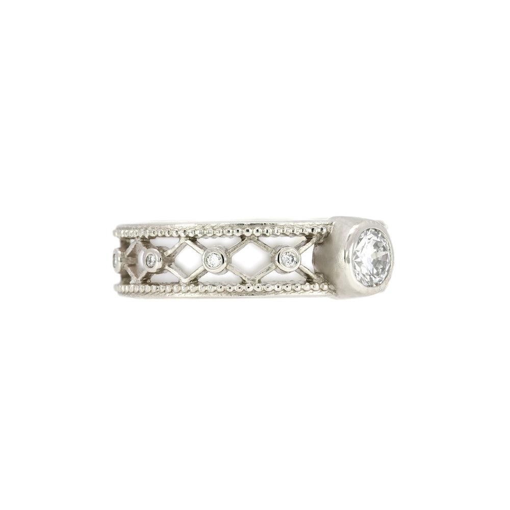 Exquisite Diamond Trellis Studded Ring for Women - 14K Gold Plated Elegant Jewelry Gift for Anniversary, Valentine's Day & Special Occasions - Perfect for Evening Parties, Date Nights & Formal Events