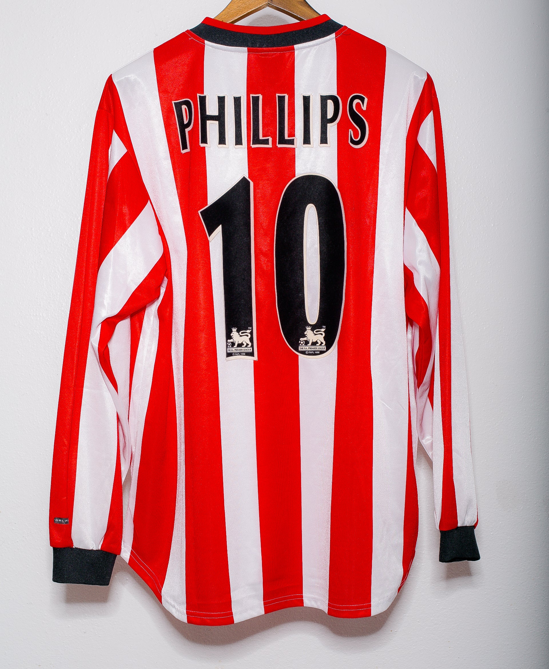 2000 Sunderland Home Long Sleeve #10 Phillips Jersey (Size L) - Perfect for Soccer Matches, Fan Events & Sports Collectibles