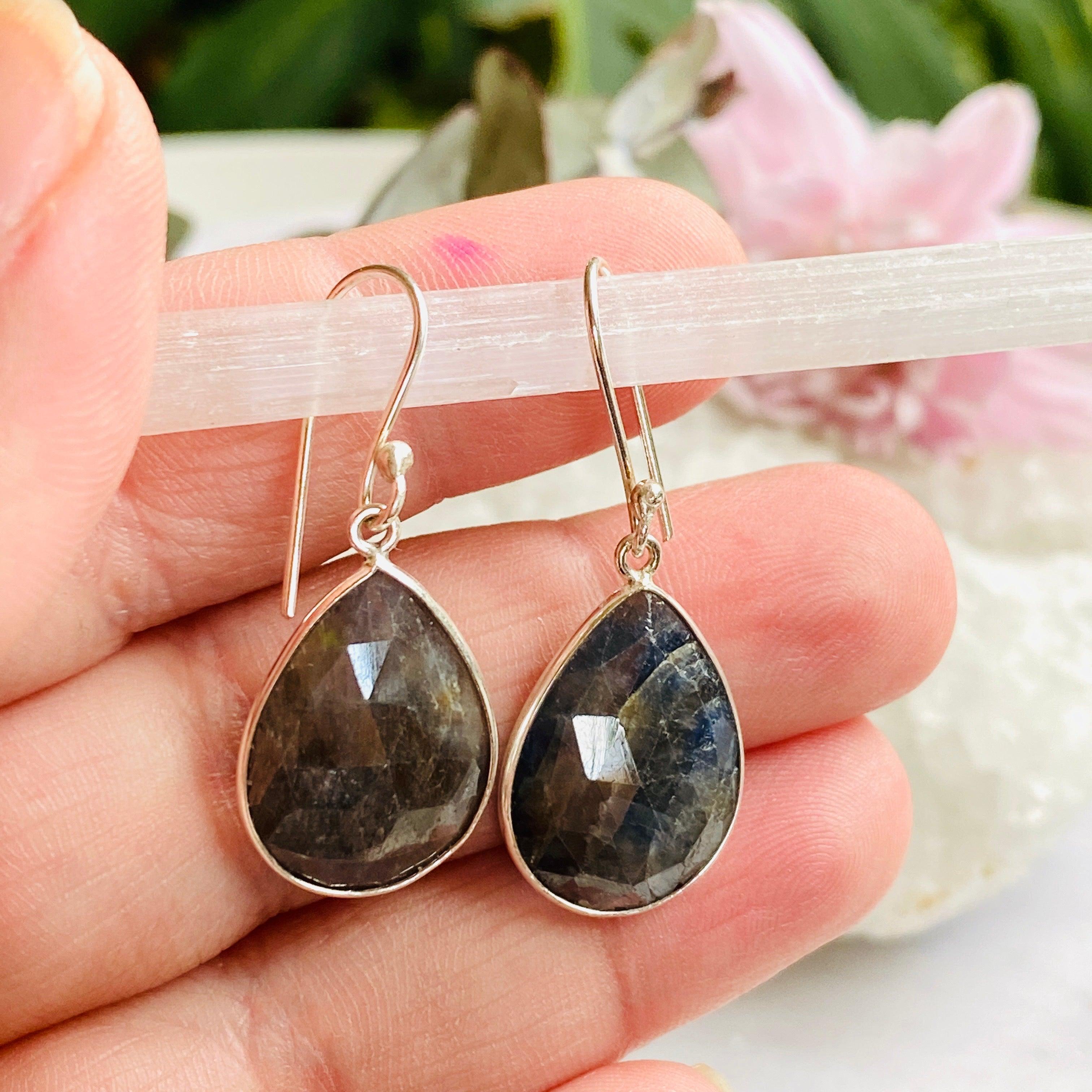 Blue Sapphire Faceted Teardrop Earrings KEGJ1015 - Elegant Dangle Earrings for Women, Perfect for Weddings, Parties & Special Occasions