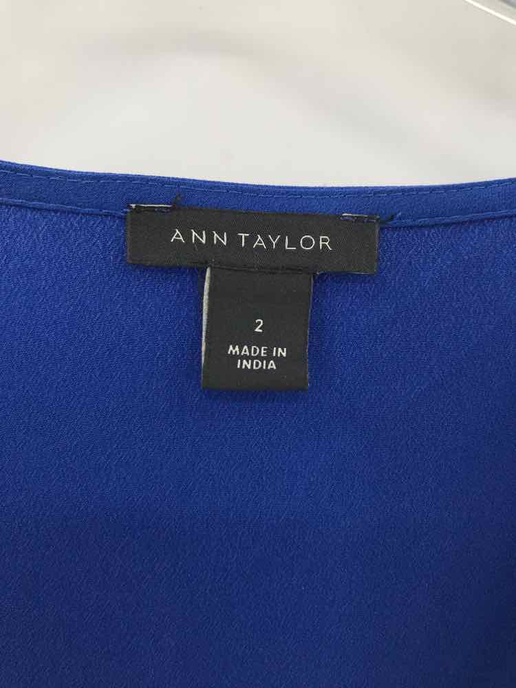 Pre-Owned Ann Taylor Blue Blouse Size 2 - Women's Casual Office Wear & Everyday Elegance