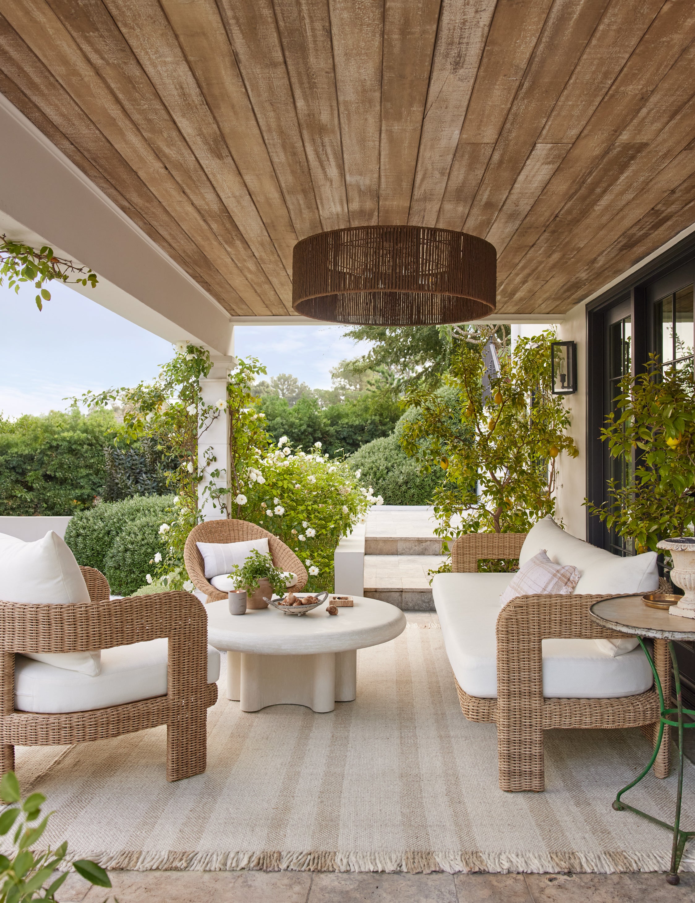 Handwoven Croze Indoor/Outdoor Area Rug - Perfect for Patio, Living Room & Bedroom Decor
