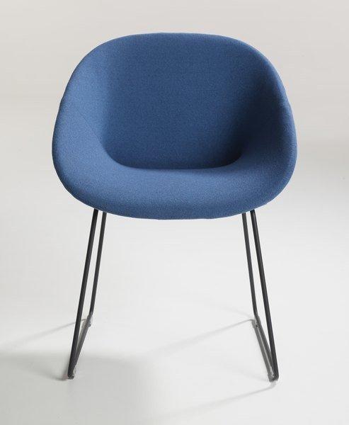 Beso Sled Base Armchair by Artifort - Modern Mid-Century Lounge Chair for Living Room, Office & Reading Nook - Premium Comfort & Stylish Design