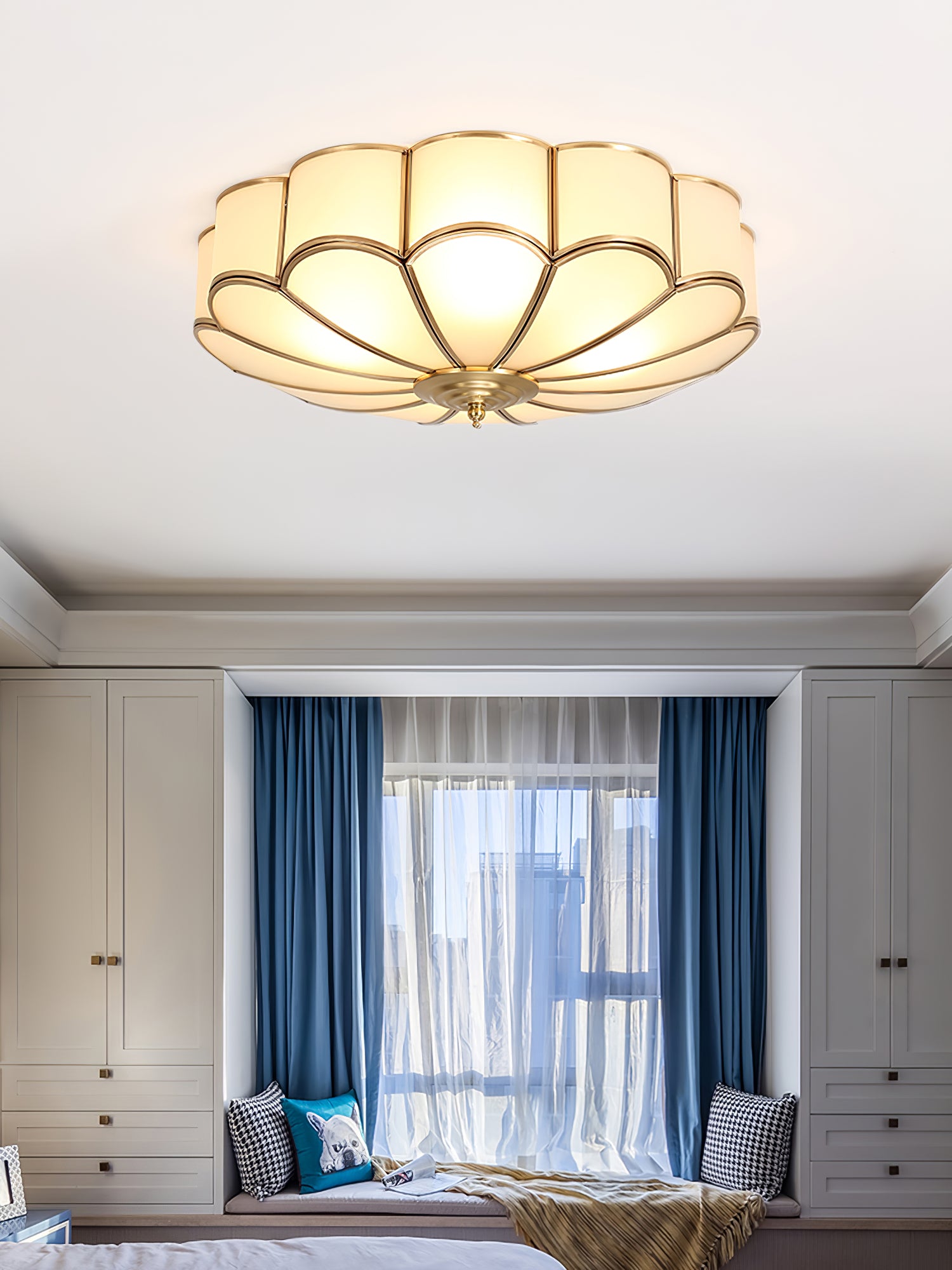 Flower Shaped Glass Recessed Ceiling Light Fixture - Modern Floral Design for Bedroom, Living Room & Kitchen Lighting