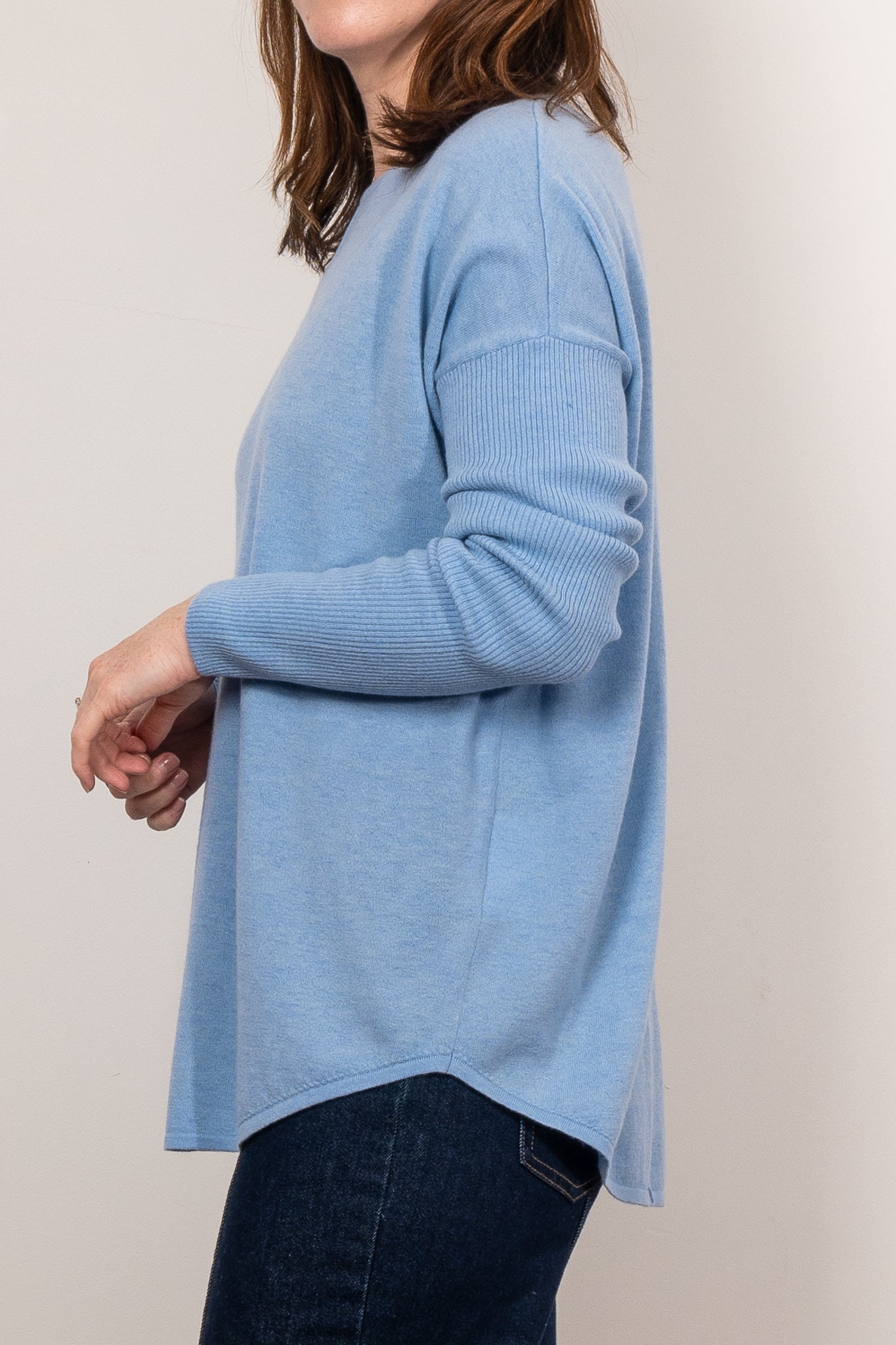 Bridge & Lord Queen Curved Crew Pullover Sweater - Women's Casual Knit Top for Fall & Winter | Perfect for Office, Date Night & Weekend Outings