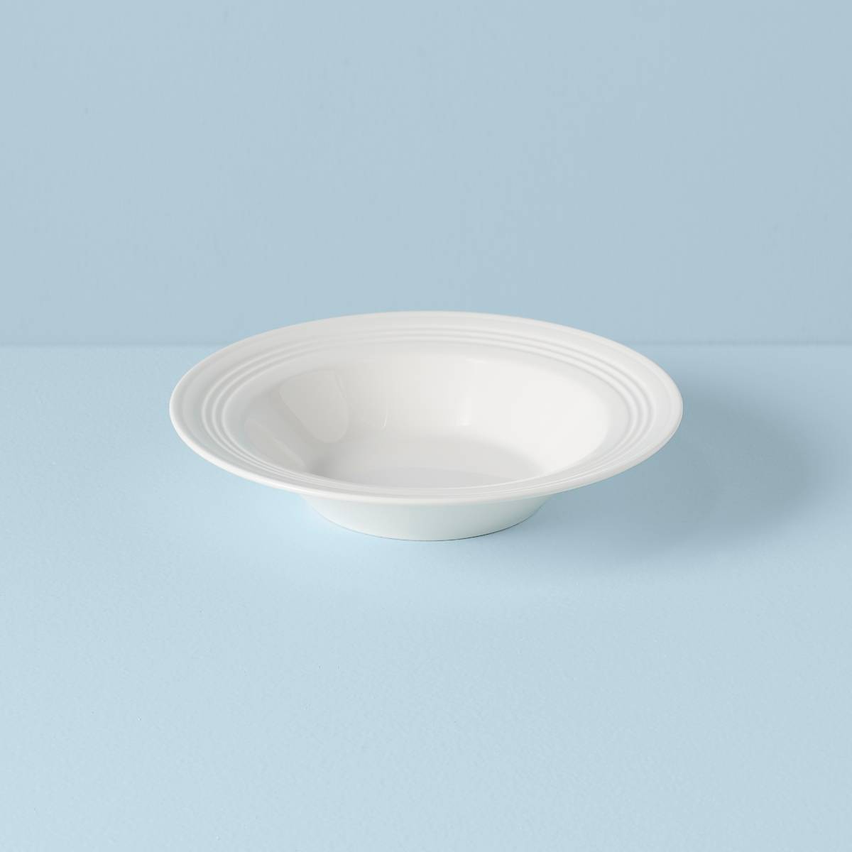 Vintage Tin Can Alley Rimmed Bowl - Rustic Farmhouse Style Serving Bowl for Soup, Salad, and Desserts - Perfect for Kitchen, Dining Room, and Country-Themed Parties