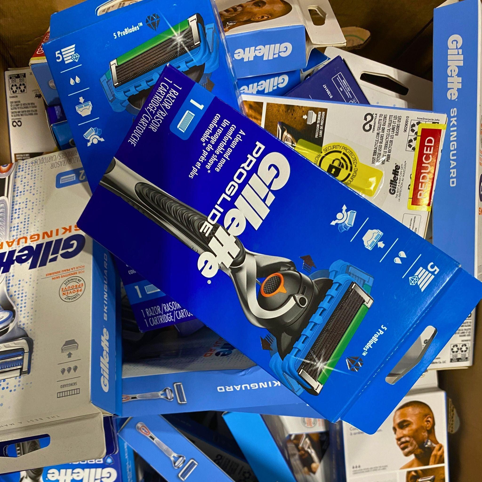 Gillette Razor Blades Set - 38 Pcs (SkinGuard, ProGlide Chill & ProGlide) for Men's Smooth Shaving - Perfect for Travel, Gym & Daily Grooming Routine