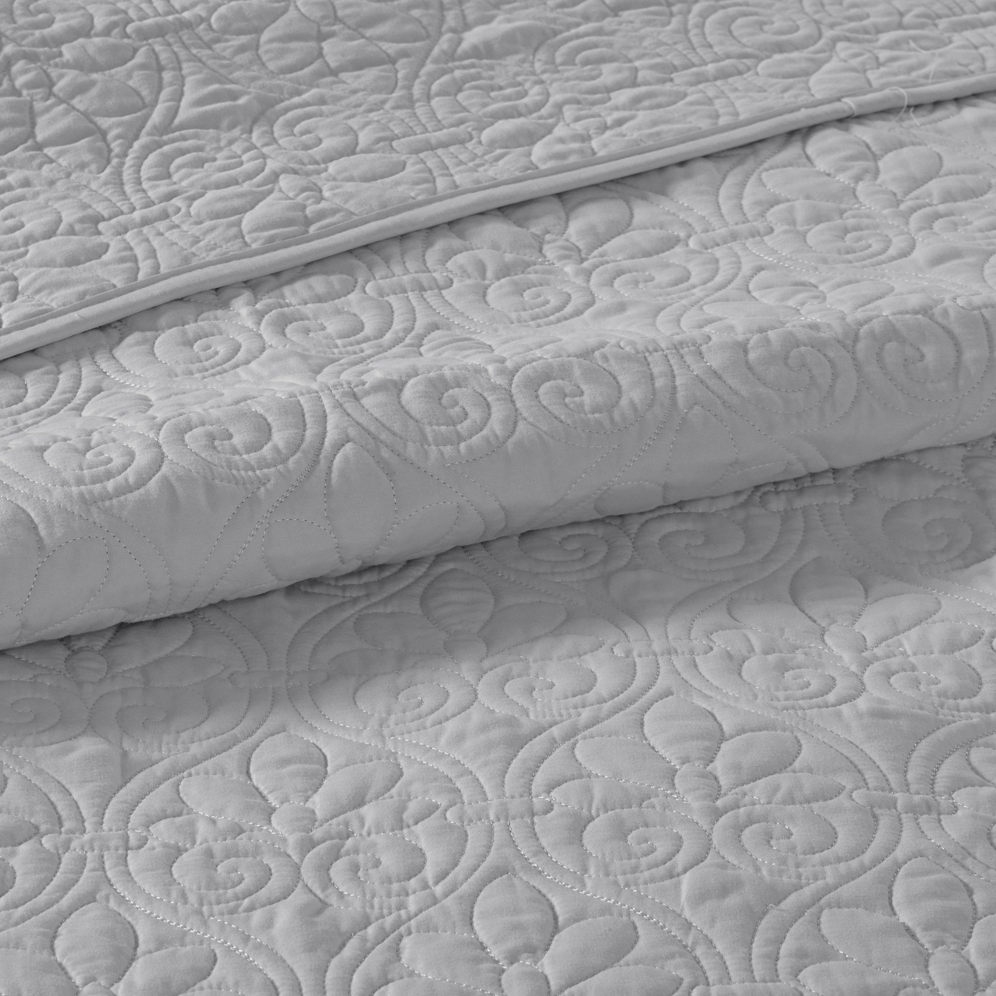 Madison Park Quebec Queen Size Quilt Bedding Set - Grey Damask 3-Piece Microfiber Bedspread | Ultra Soft & Breathable | Perfect for Master Bedroom, Guest Room & Cozy Home Decor