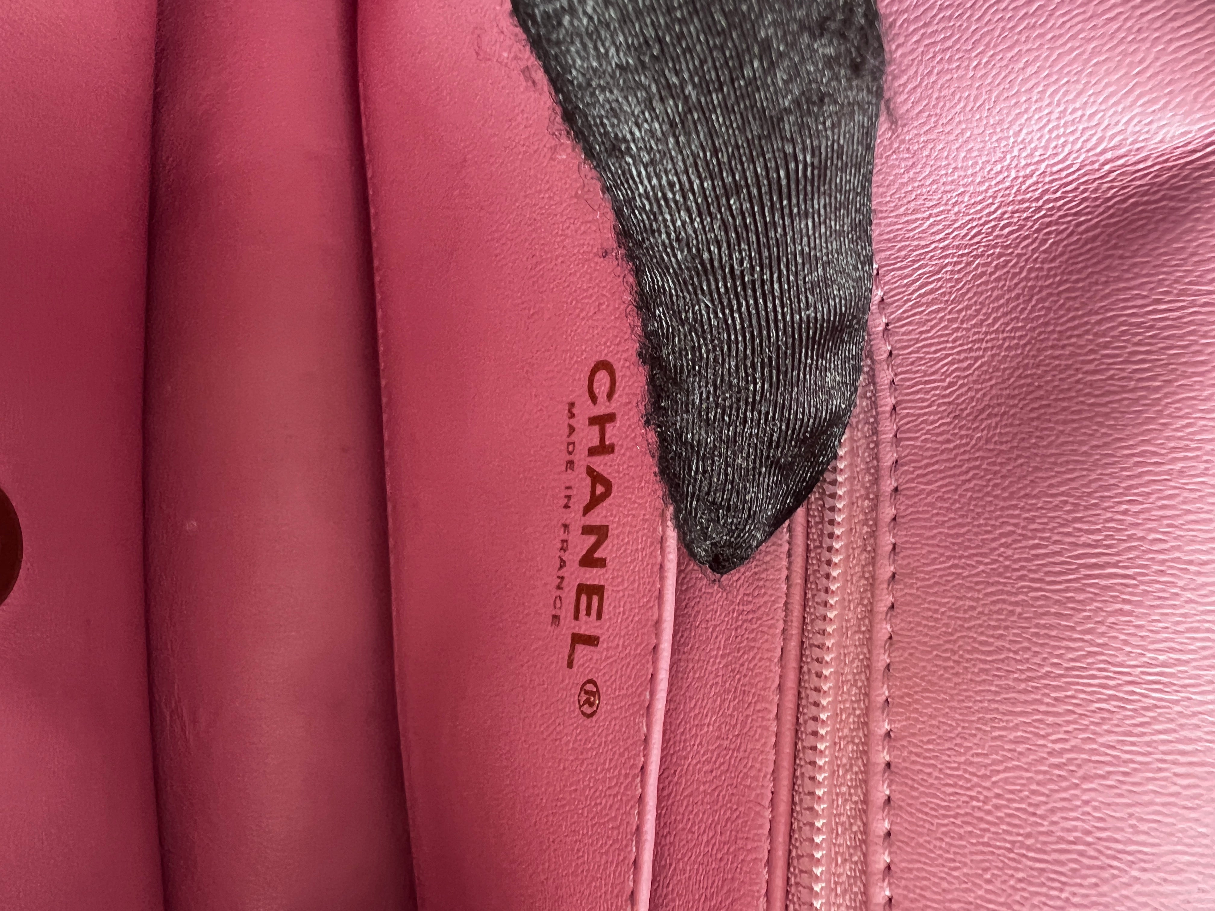 Chanel Tweed & Leather Houndstooth Weave Flap Bag - Luxury Designer Handbag for Women, Perfect for Parties, Dating & Special Occasions