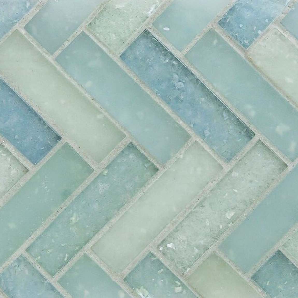 Premium Fluid Herringbone Glass Tile C Blend - Elegant Mosaic Backsplash for Kitchen & Bathroom - Waterproof & Stain-Resistant for Shower Walls & Countertops