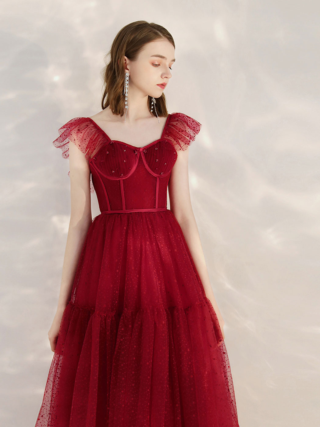 Elegant Burgundy Tulle Short Prom Dress for Homecoming, Sweet 16, Quinceañera & Formal Events - Perfect for Dances, Parties & Special Occasions