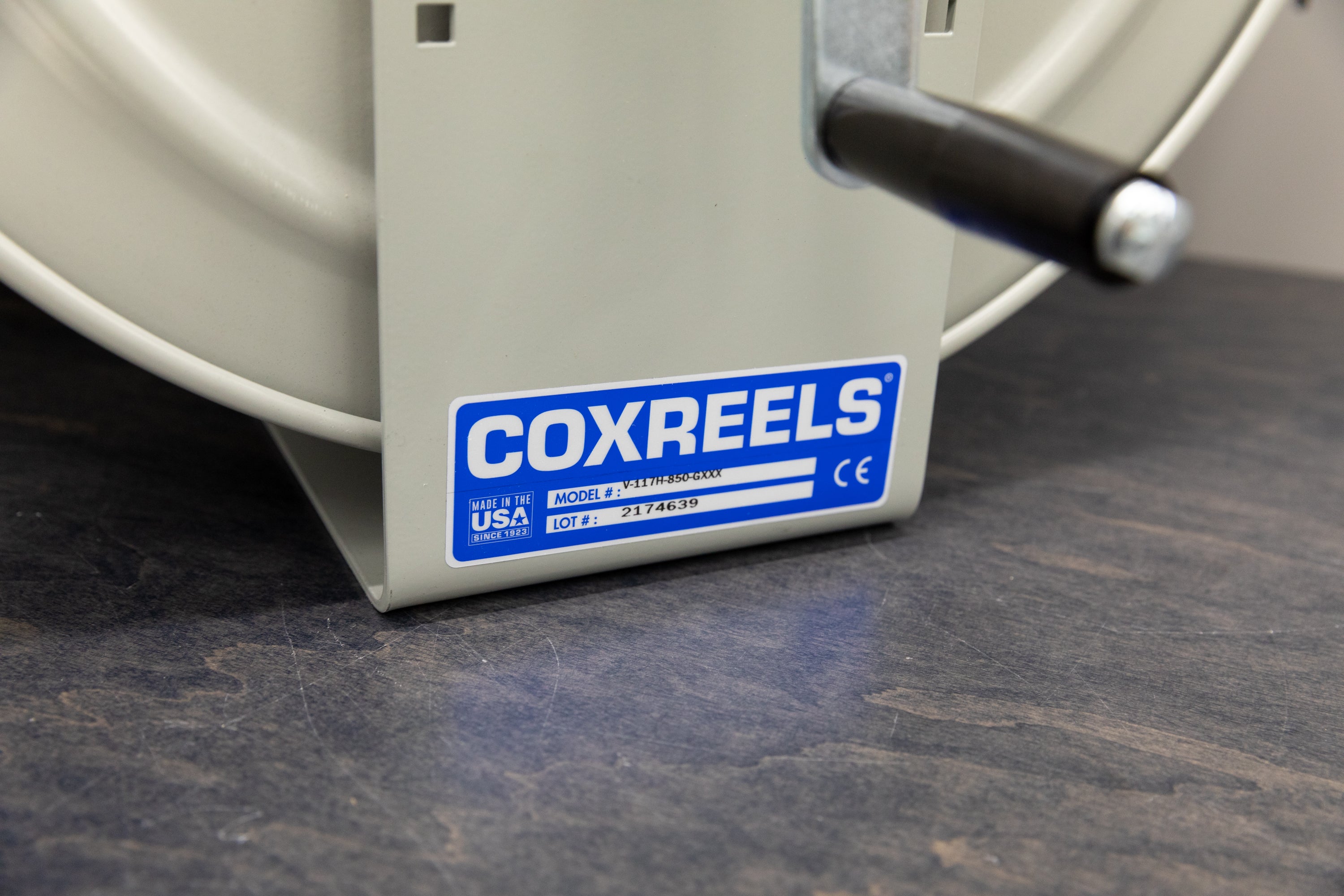 High-Quality Coxreels Vacuum Hose Reel for Industrial & Home Use - Durable Retractable Air Hose Storage Solution for Workshops, Garages & Cleaning