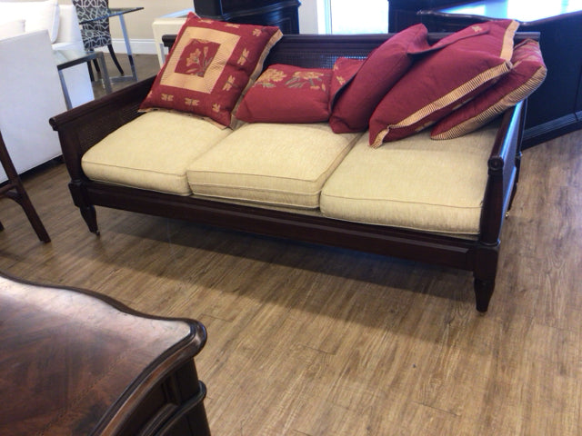 Henredon Wood & Caine Luxury Back Sofa with 5 Decorative Pillows - Perfect for Living Room, Lounge & Home Theater Seating