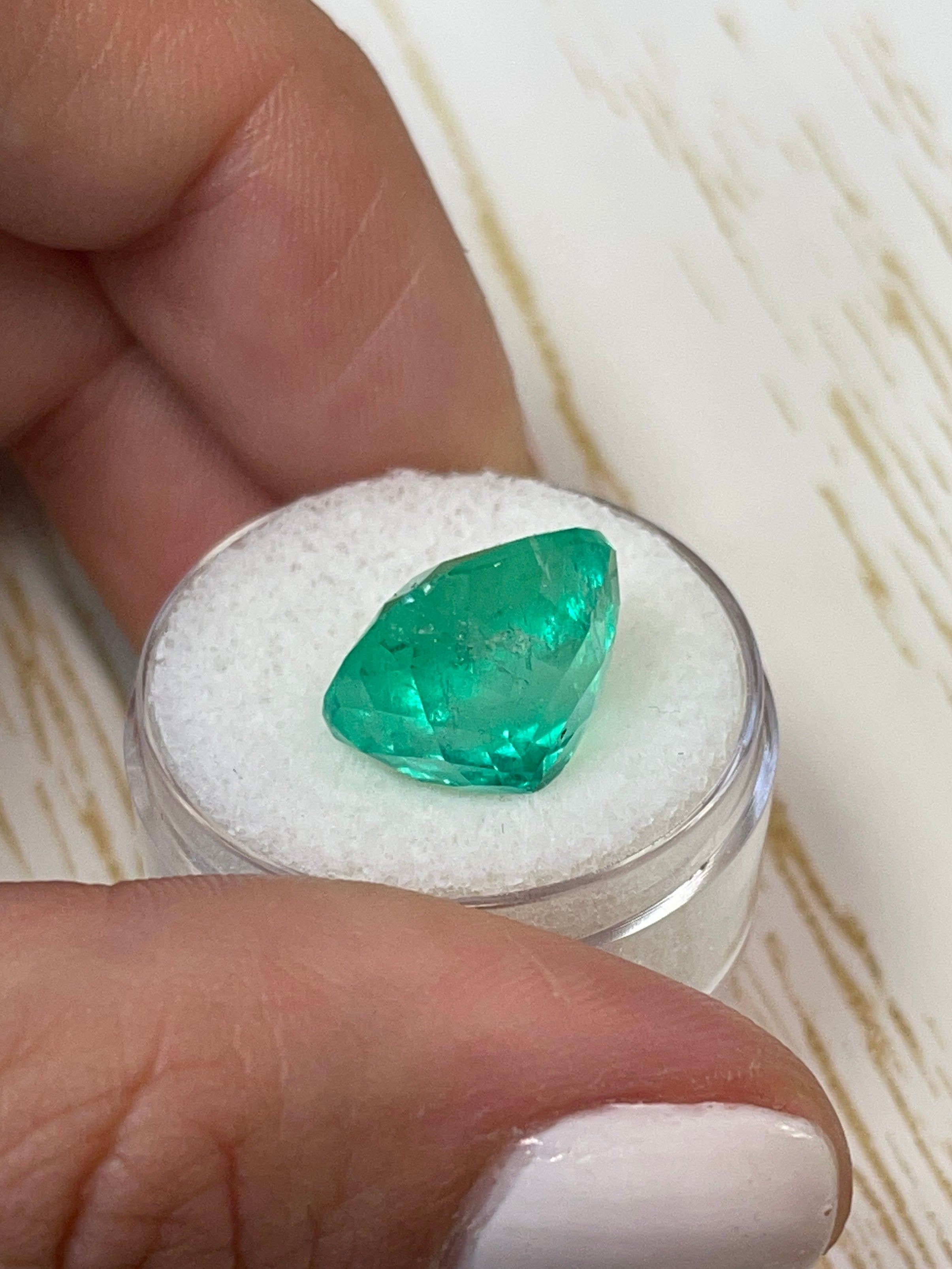 11.34 Carat Natural Colombian Emerald - Bluish Green Loose Gemstone, 13.5x13mm Rounded Cushion Cut for Jewelry Making, Engagement Rings & Luxury Gifts