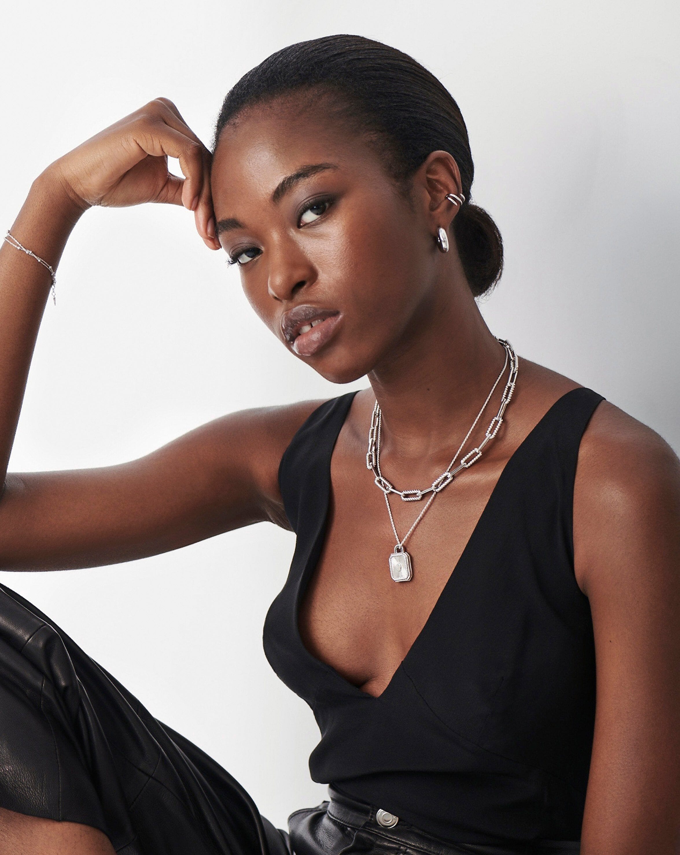 Trendy Claw Lacuna Ear Cuff - Boho Chic Non-Piercing Earring for Women - Perfect for Parties, Weddings & Everyday Wear