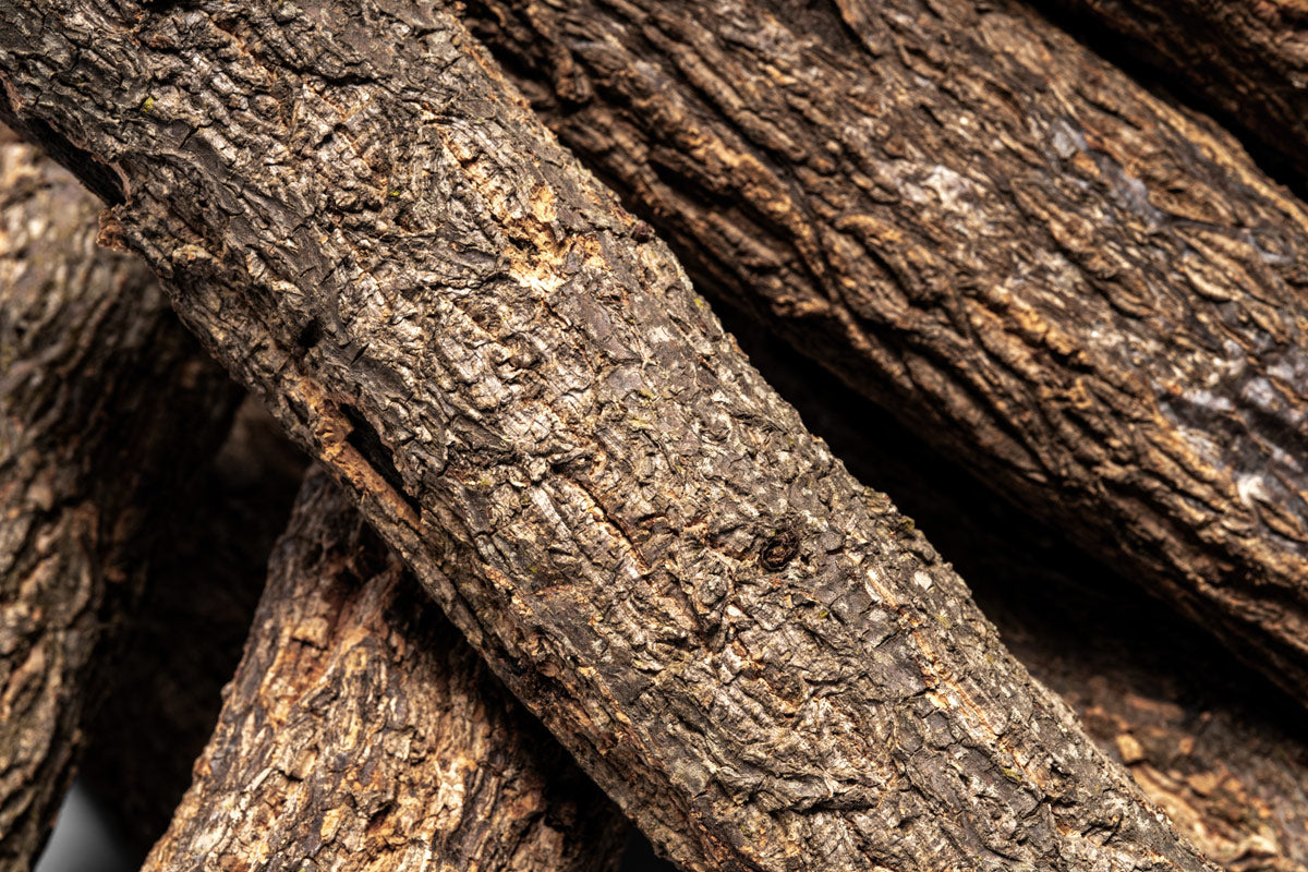 Premium Kiln-Dried Log Wood for Fireplace, Camping & Outdoor Fire Pits - Natural Hardwood Firewood for Cozy Nights & Backyard Gatherings